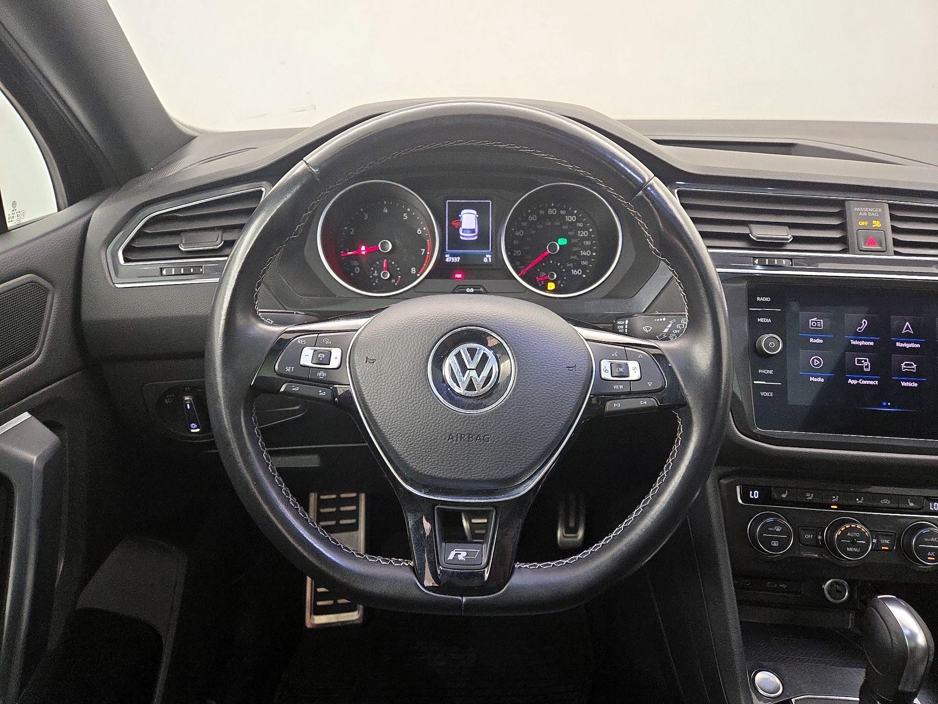 Thumbnail: 2021 Volkswagen Tiguan - 10