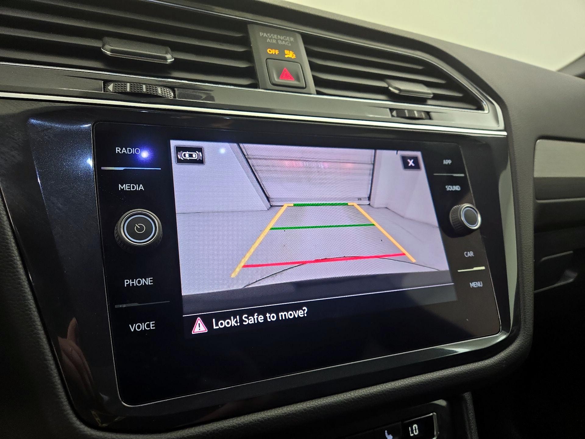 Thumbnail: 2021 Volkswagen Tiguan - 14