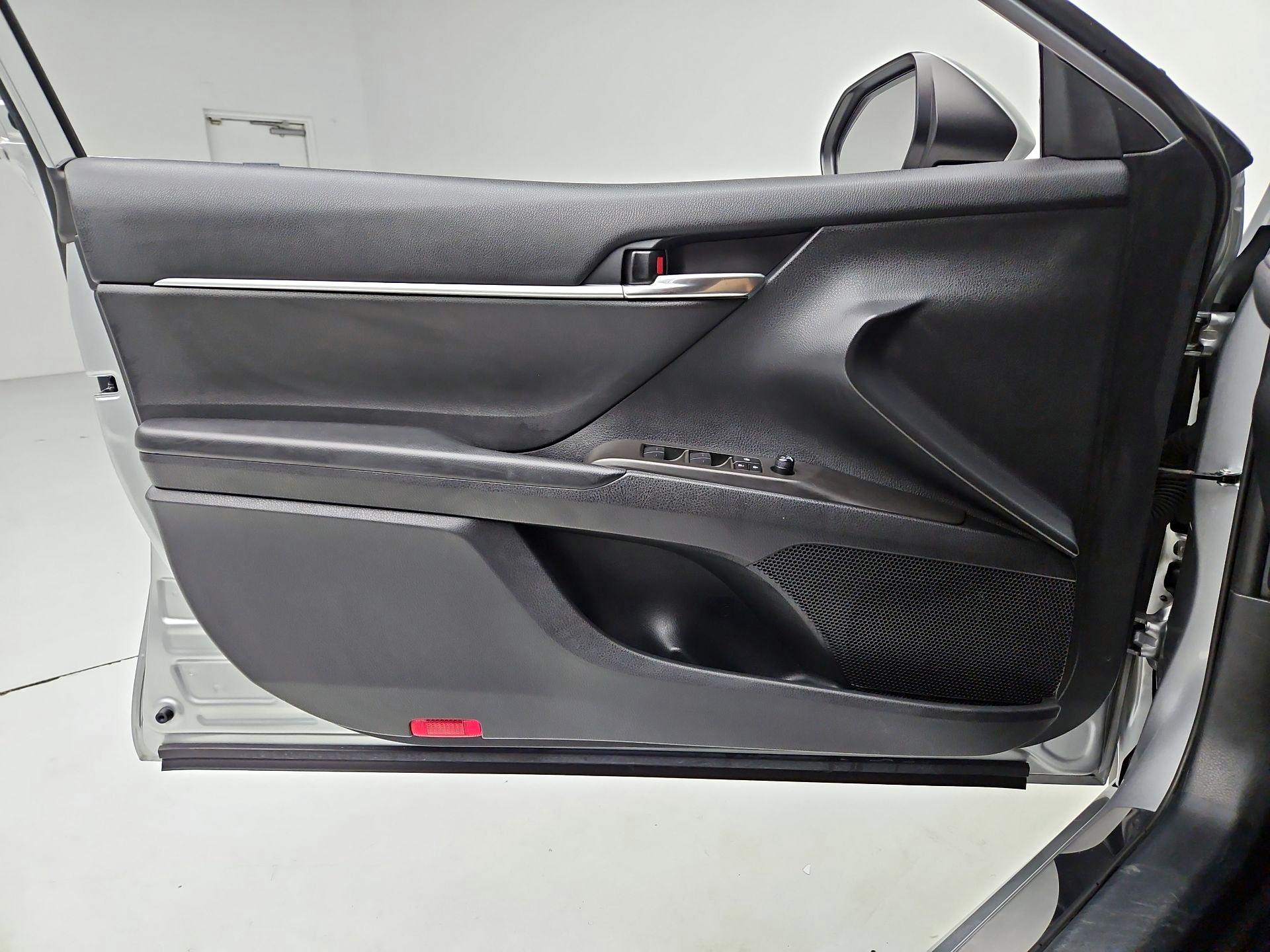 Thumbnail: 2023 Toyota Camry - 12