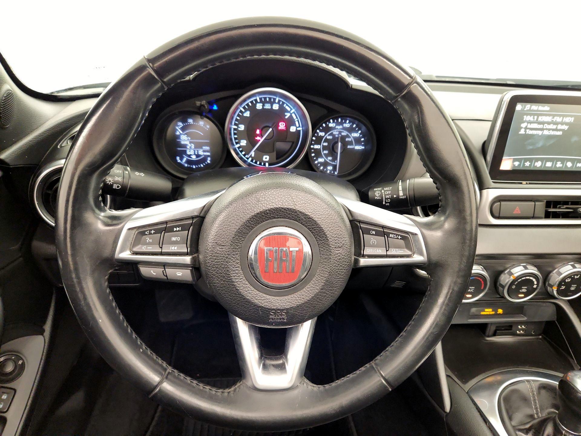Thumbnail: 2017 Fiat 124 Spider - 10