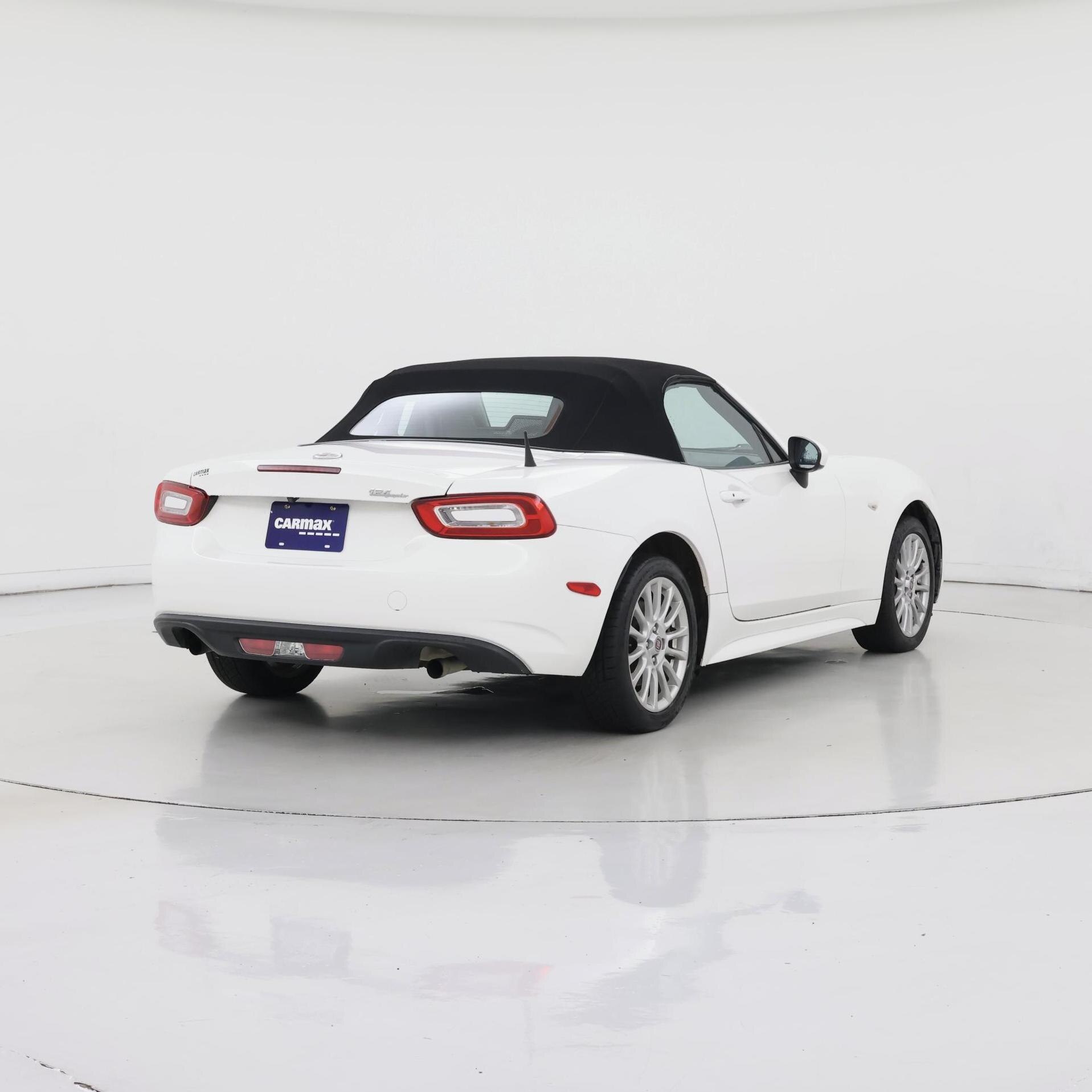 Thumbnail: 2017 Fiat 124 Spider - 8