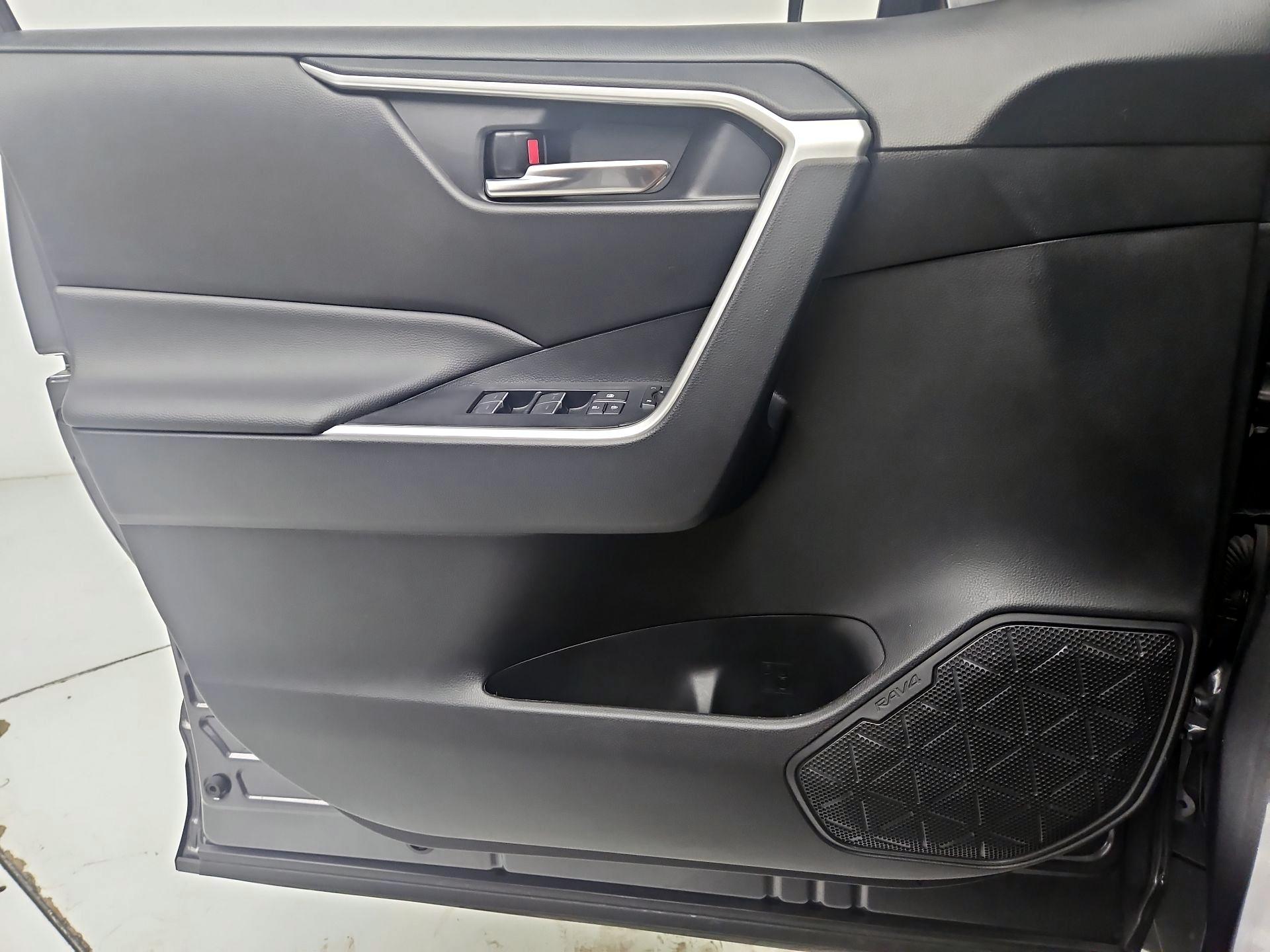 Thumbnail: 2024 Toyota RAV4 - 12