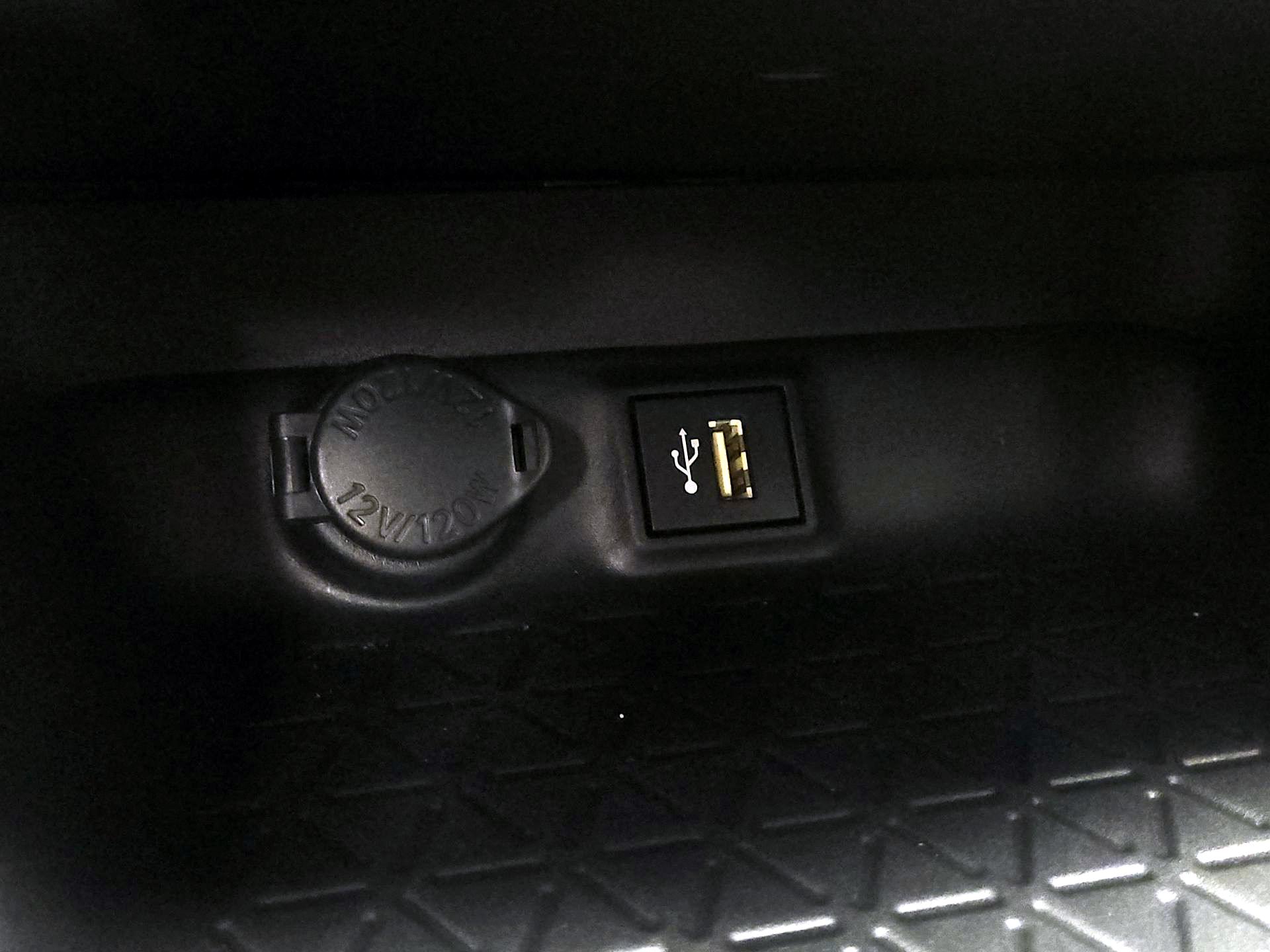 Thumbnail: 2024 Toyota RAV4 - 18