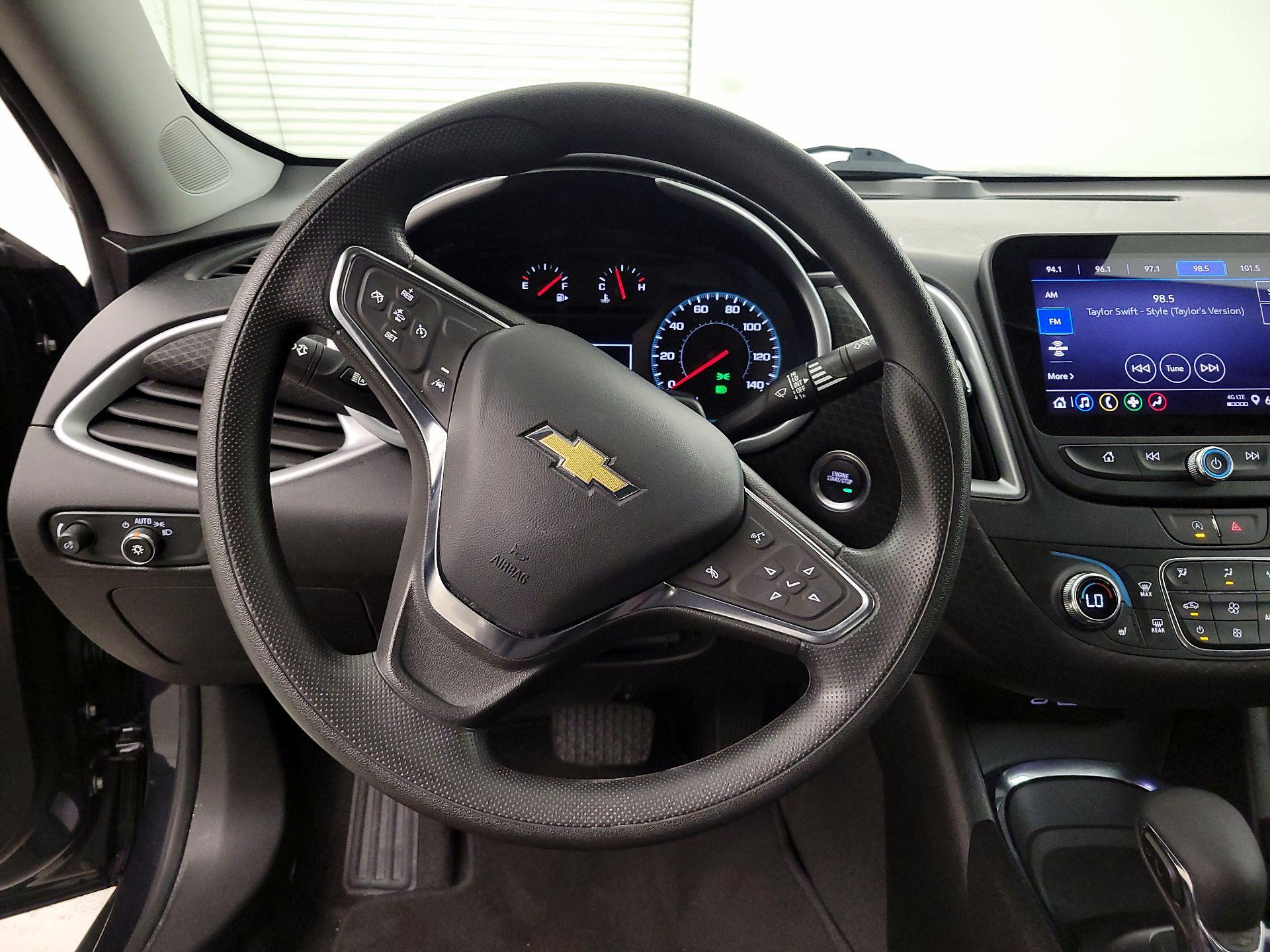 Thumbnail: 2023 Chevrolet Malibu - 10