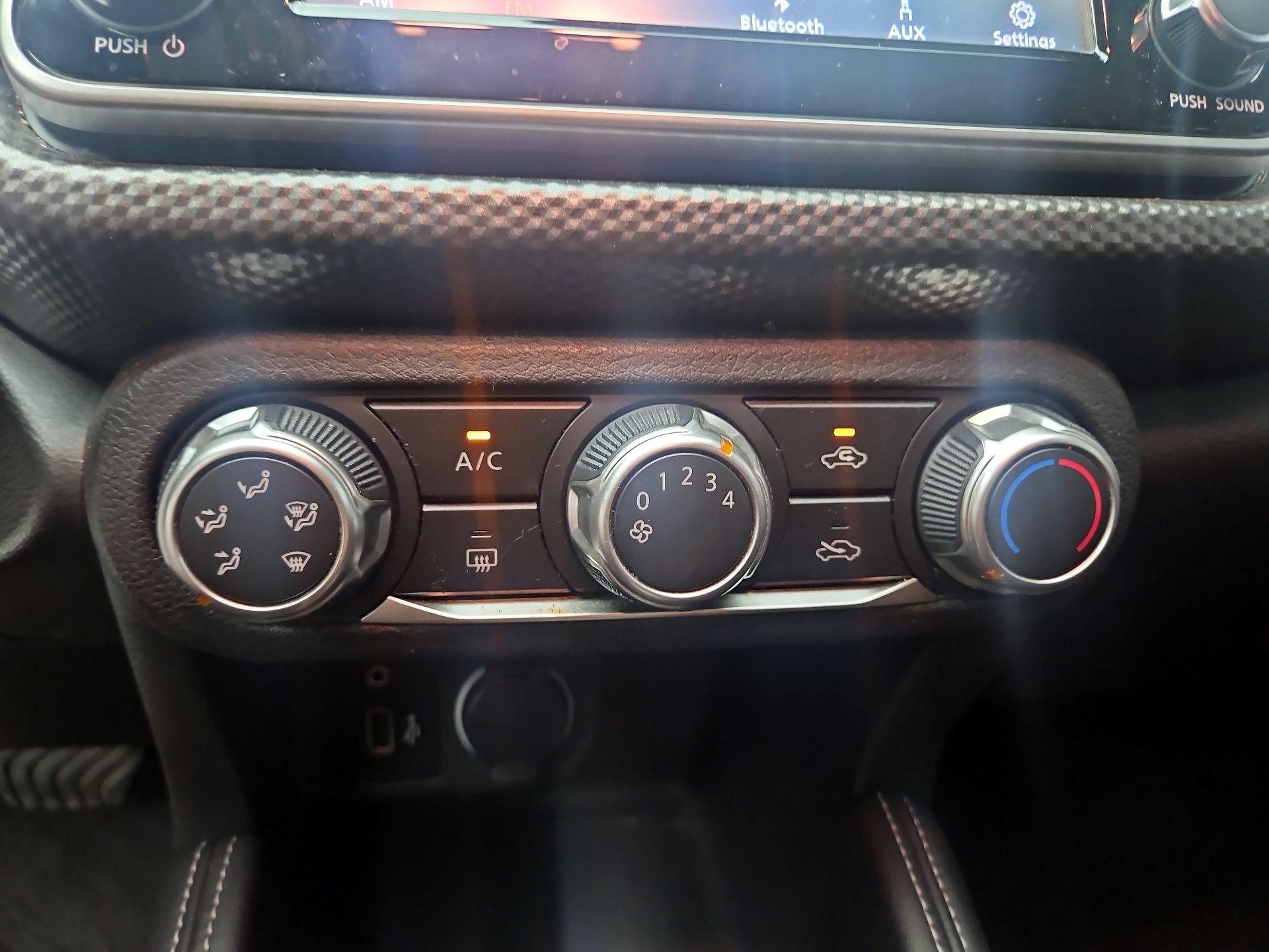 Thumbnail: 2019 Nissan Kicks - 15