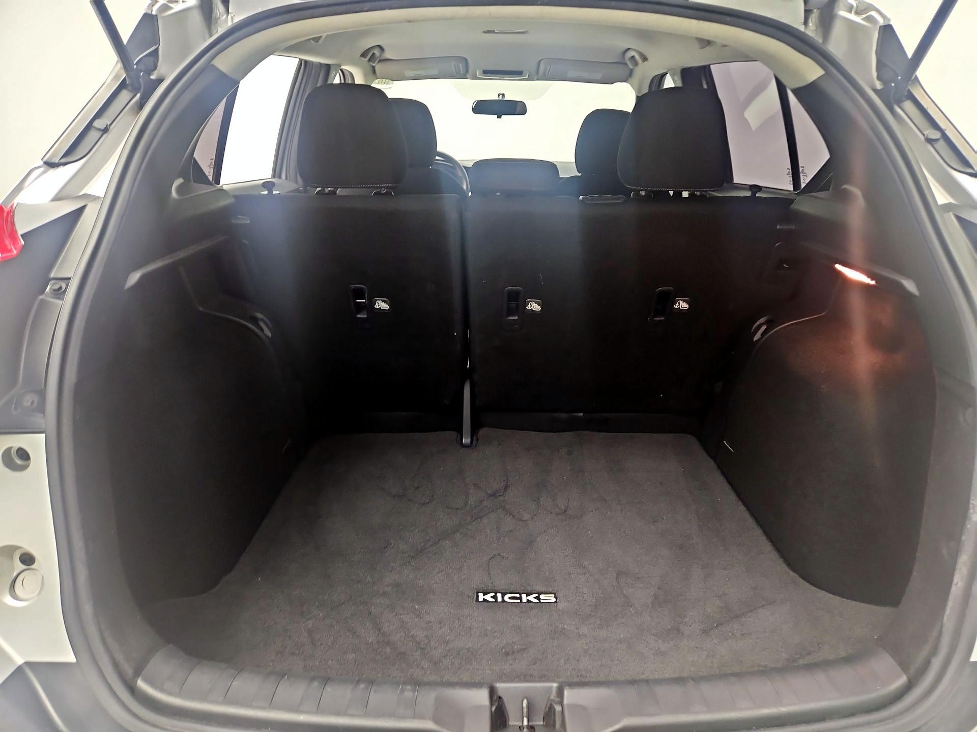 Thumbnail: 2019 Nissan Kicks - 19