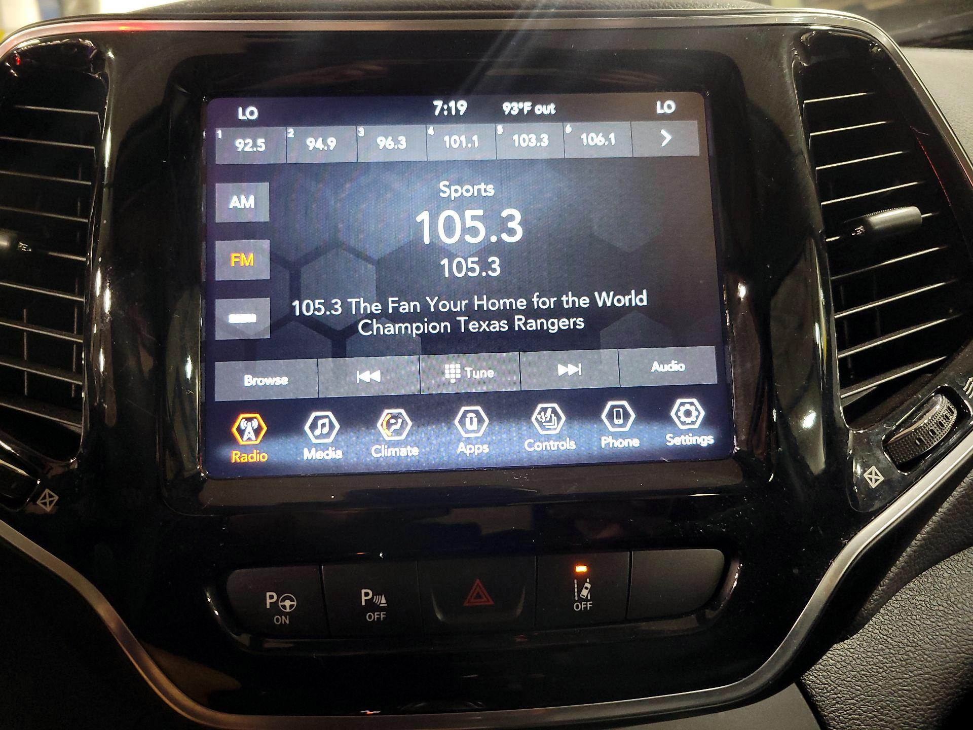 Thumbnail: 2021 Jeep Cherokee - 15