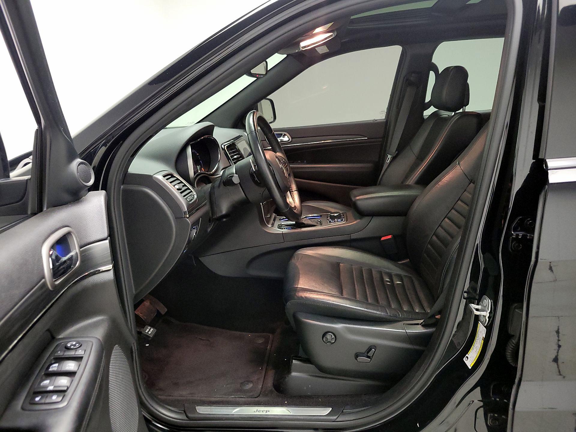 Thumbnail: 2019 Jeep Grand Cherokee - 11