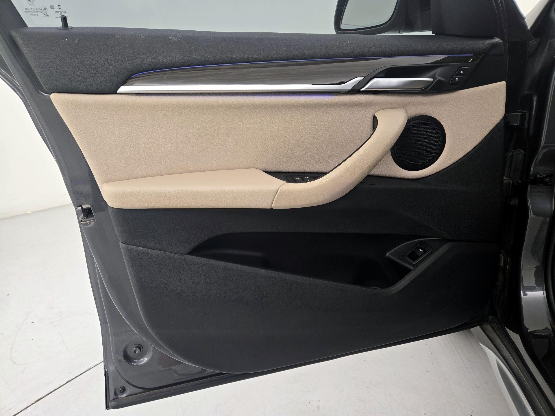Thumbnail: 2020 BMW X1 - 12