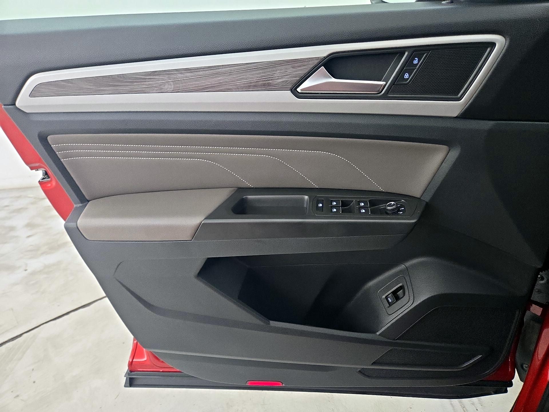 Thumbnail: 2022 Volkswagen Atlas - 12