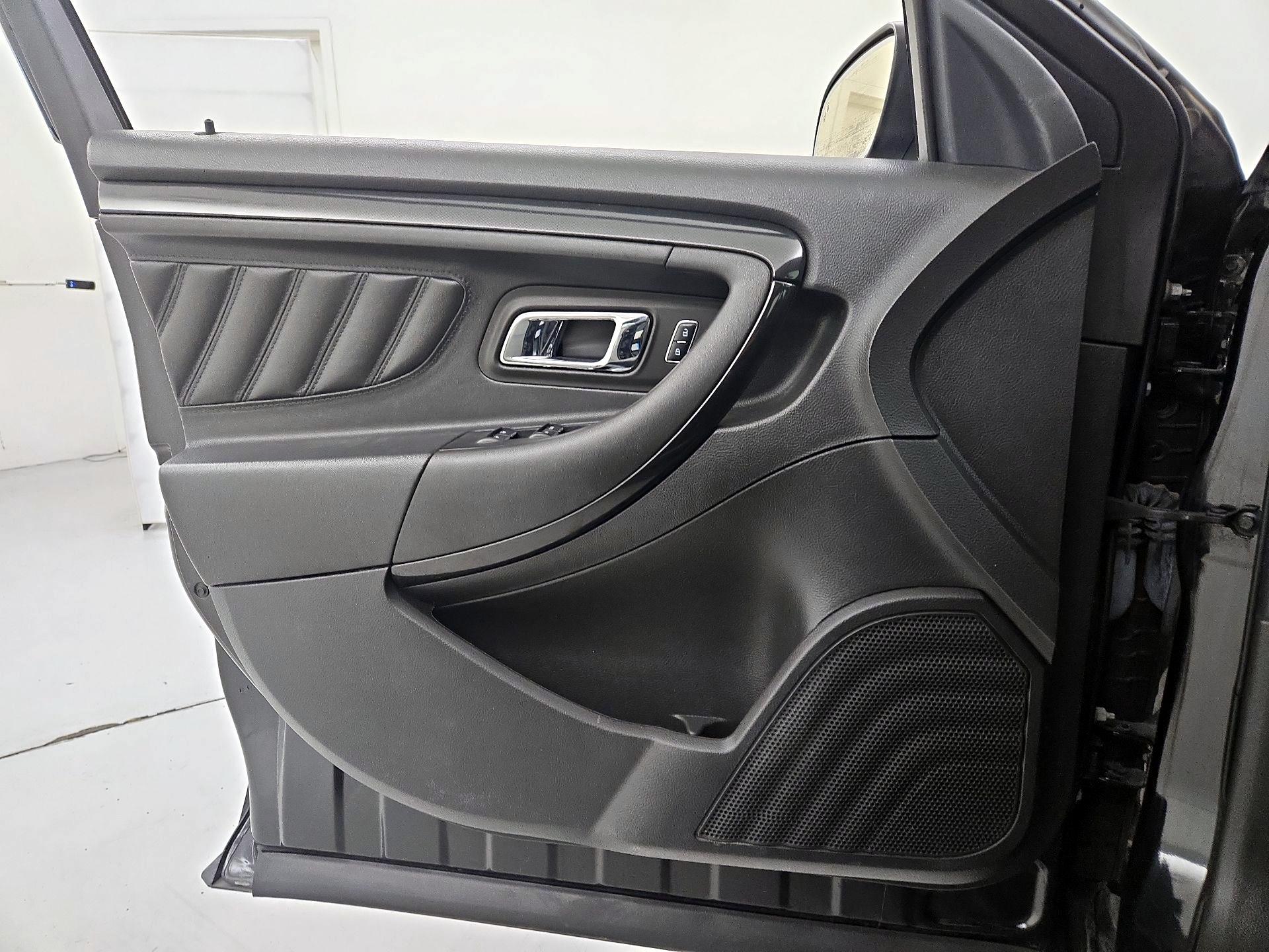 Thumbnail: 2015 Ford Taurus - 12