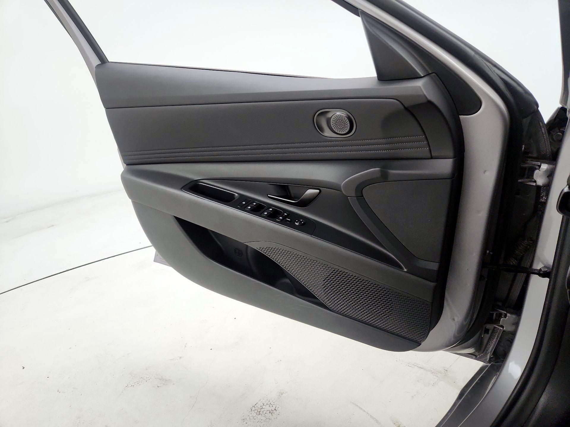 Thumbnail: 2025 Hyundai Elantra - 12