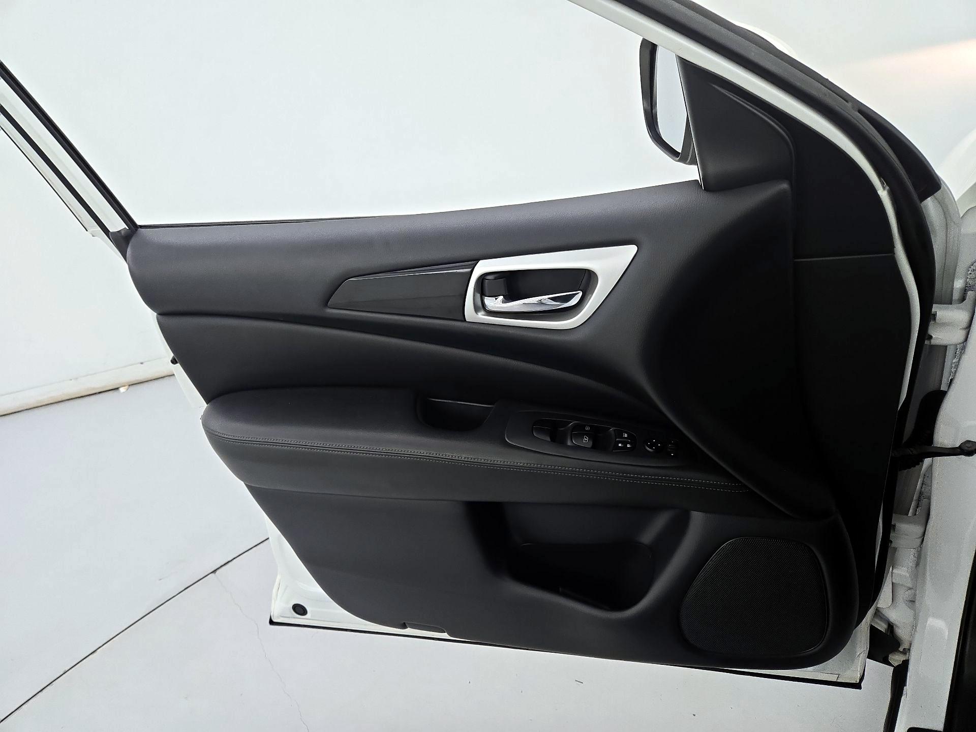 Thumbnail: 2018 Nissan Pathfinder - 12