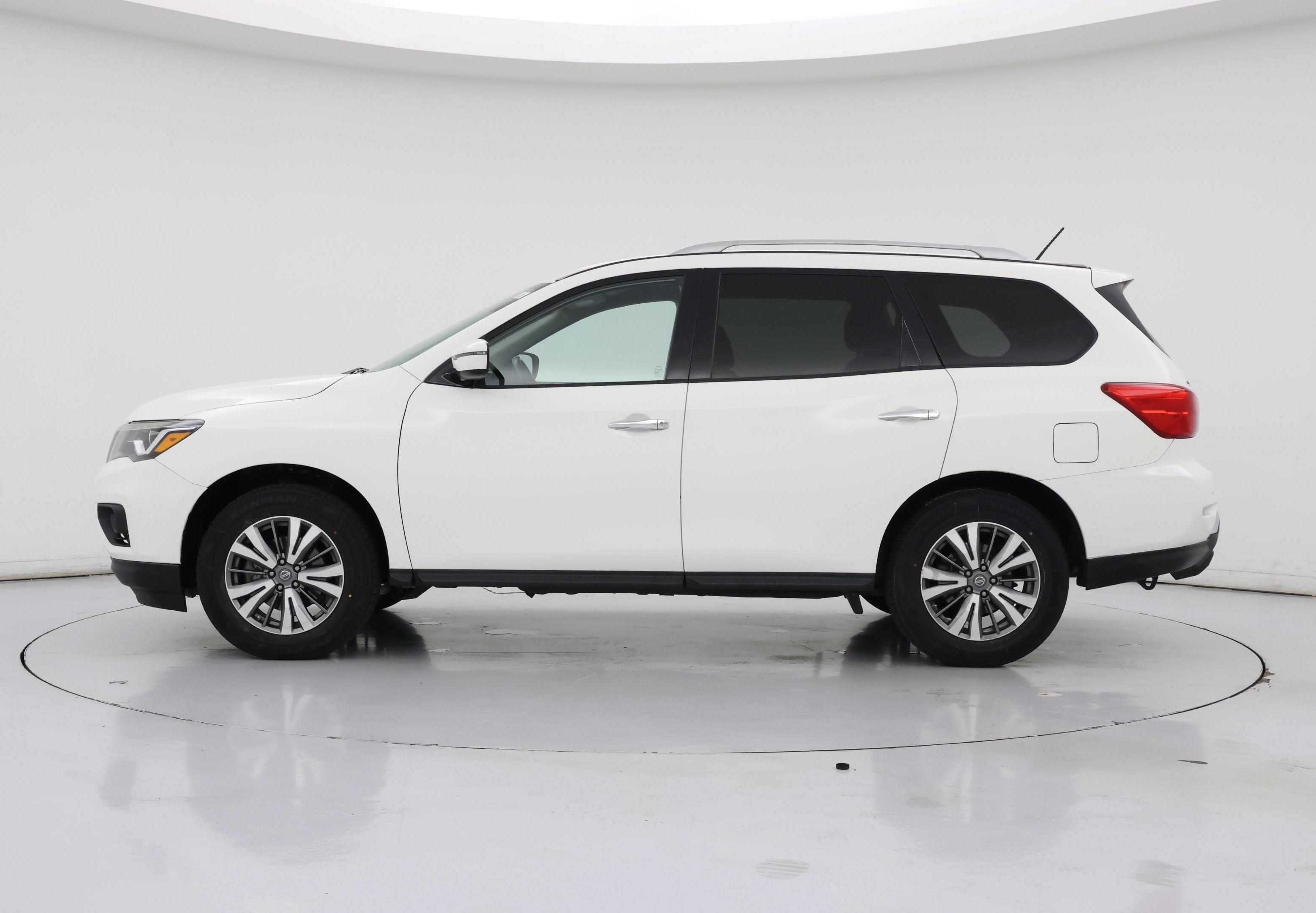 Thumbnail: 2018 Nissan Pathfinder - 3