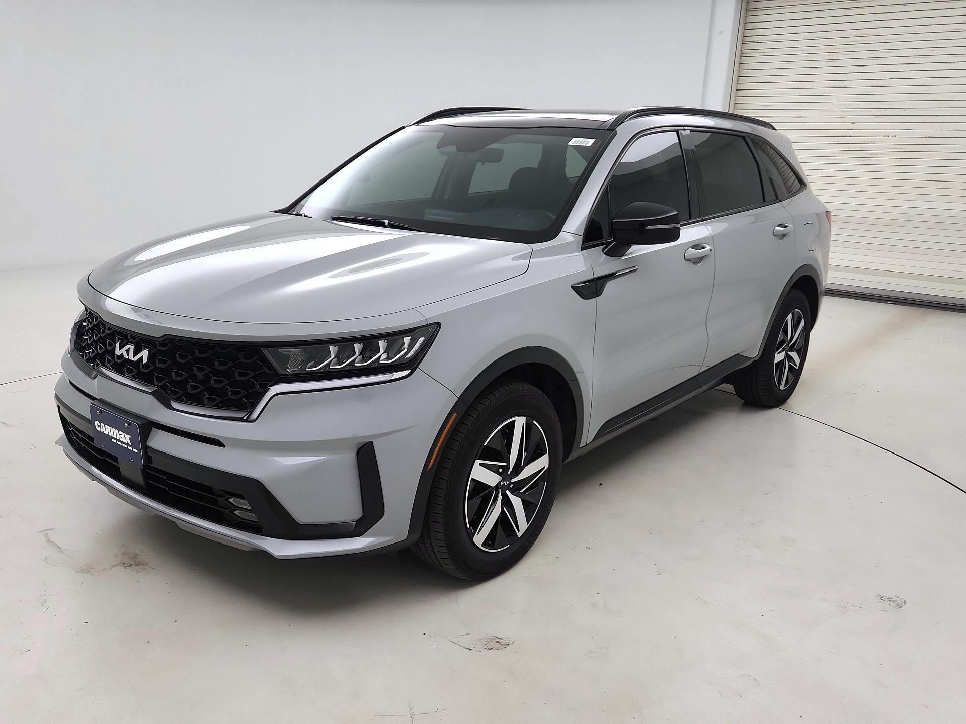 Thumbnail: 2022 Kia Sorento - 3