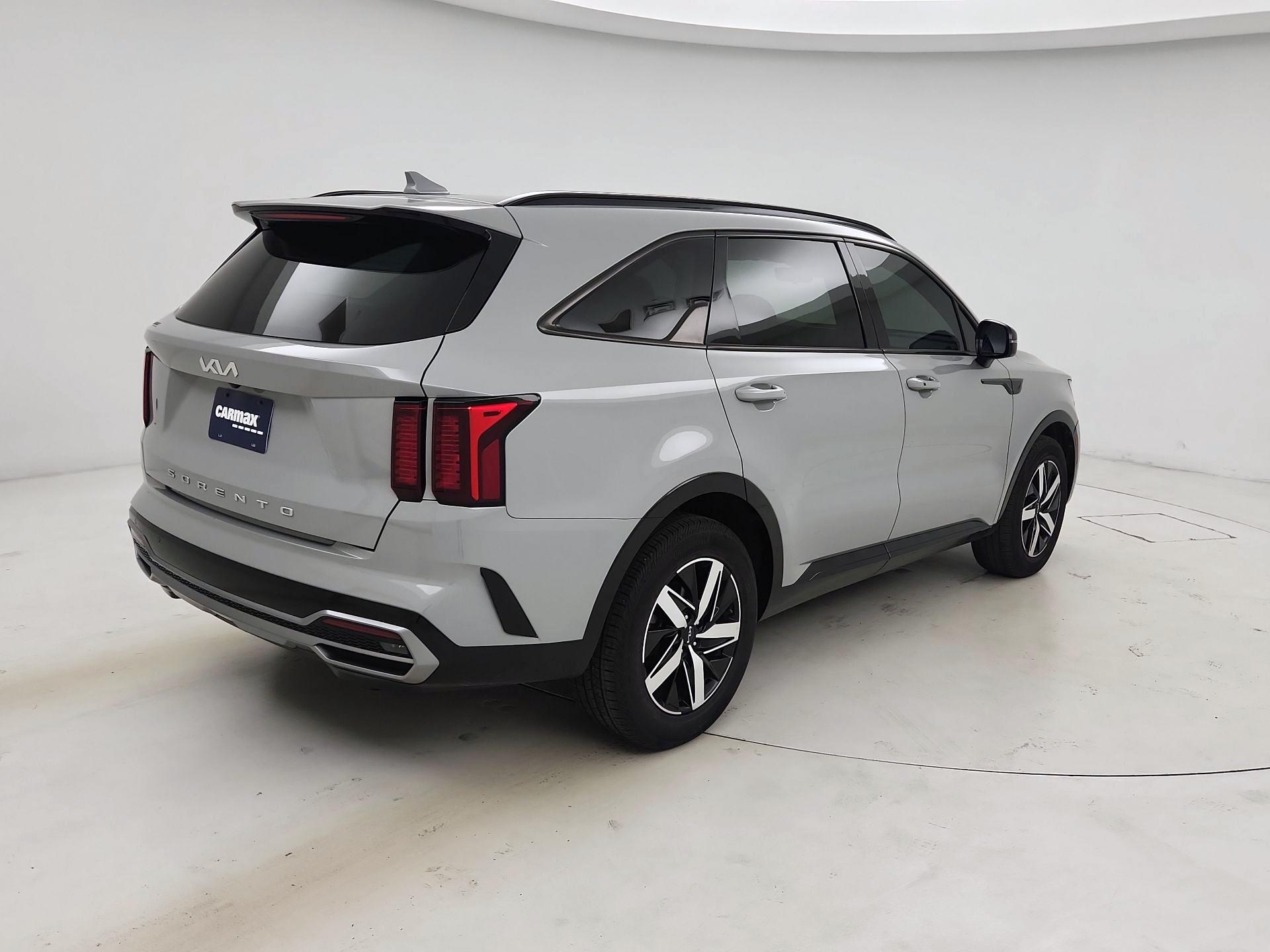 Thumbnail: 2022 Kia Sorento - 5