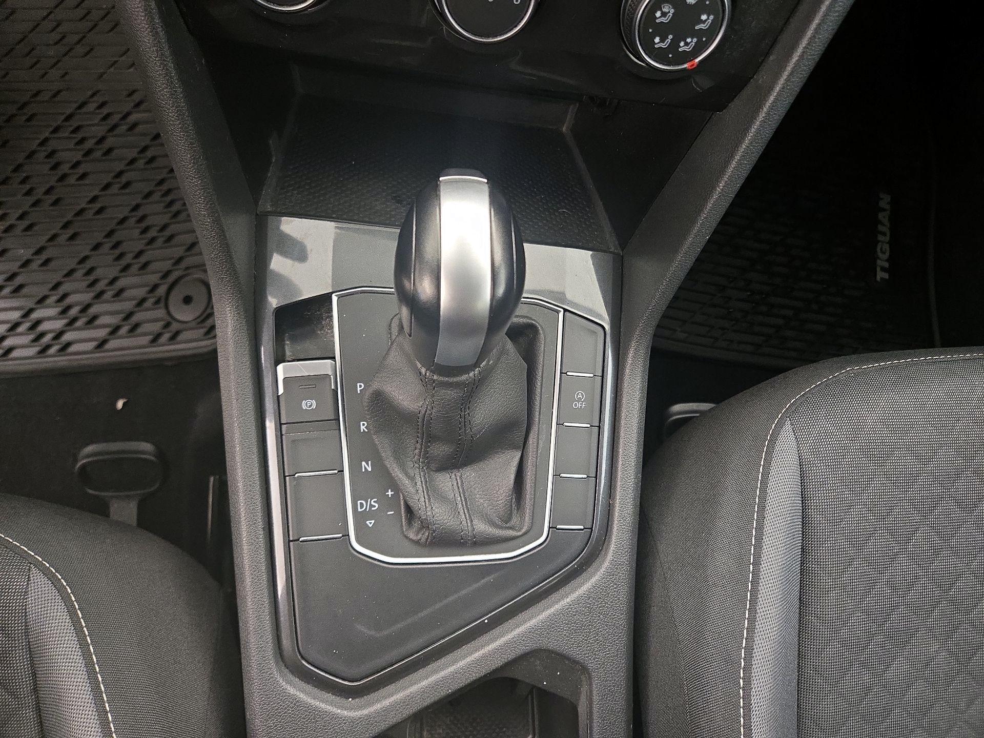 Thumbnail: 2021 Volkswagen Tiguan - 17