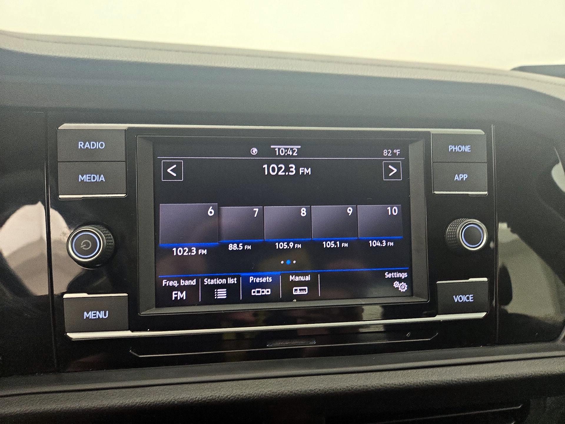 Thumbnail: 2021 Volkswagen Jetta - 15