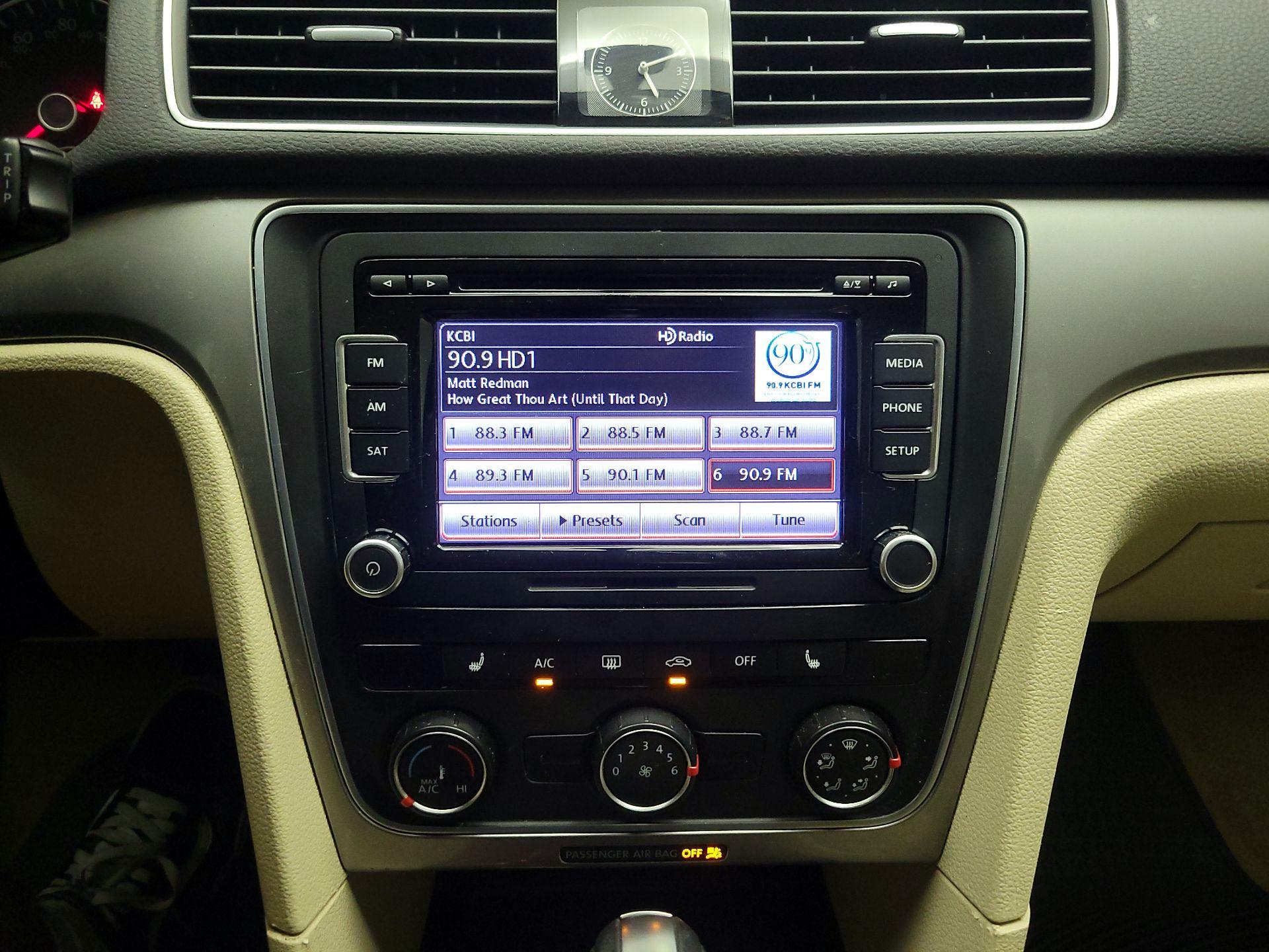 Thumbnail: 2015 Volkswagen Passat - 13