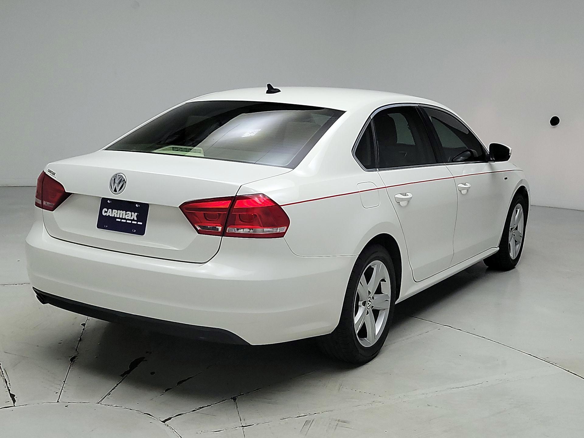 Thumbnail: 2015 Volkswagen Passat - 5