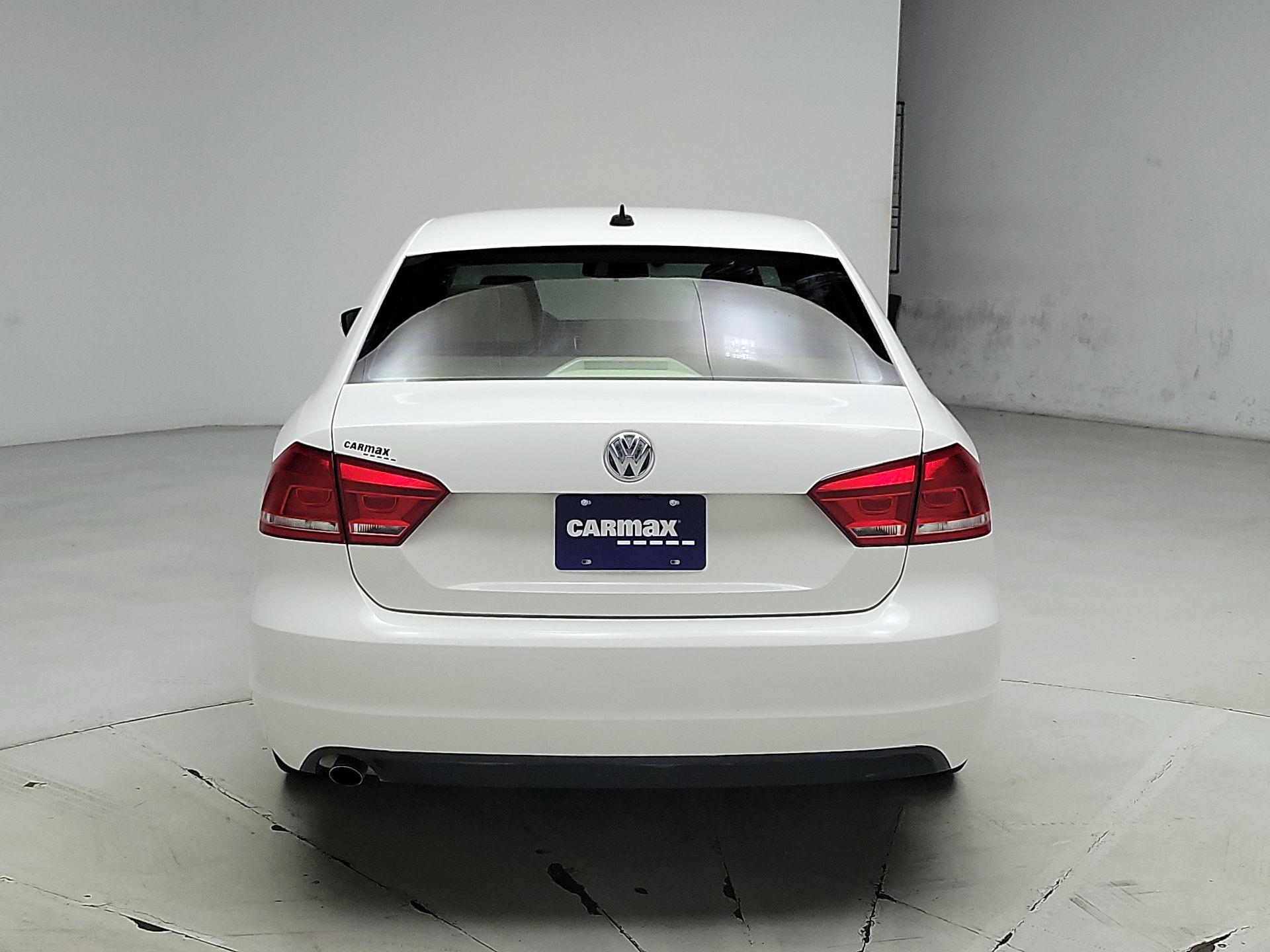 Thumbnail: 2015 Volkswagen Passat - 6