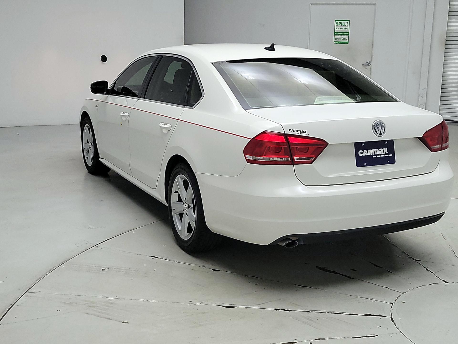 Thumbnail: 2015 Volkswagen Passat - 7