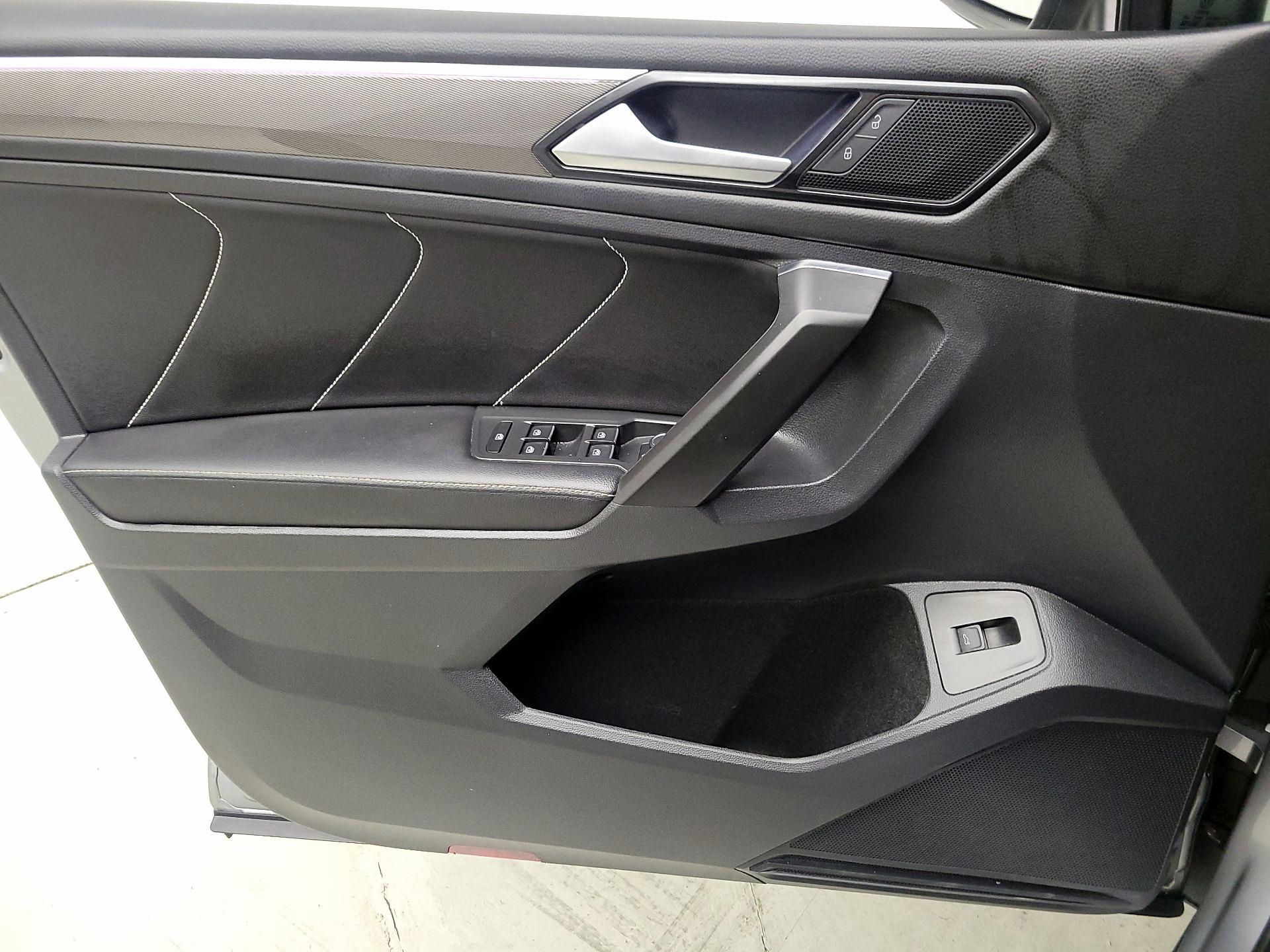 Thumbnail: 2022 Volkswagen Tiguan - 12