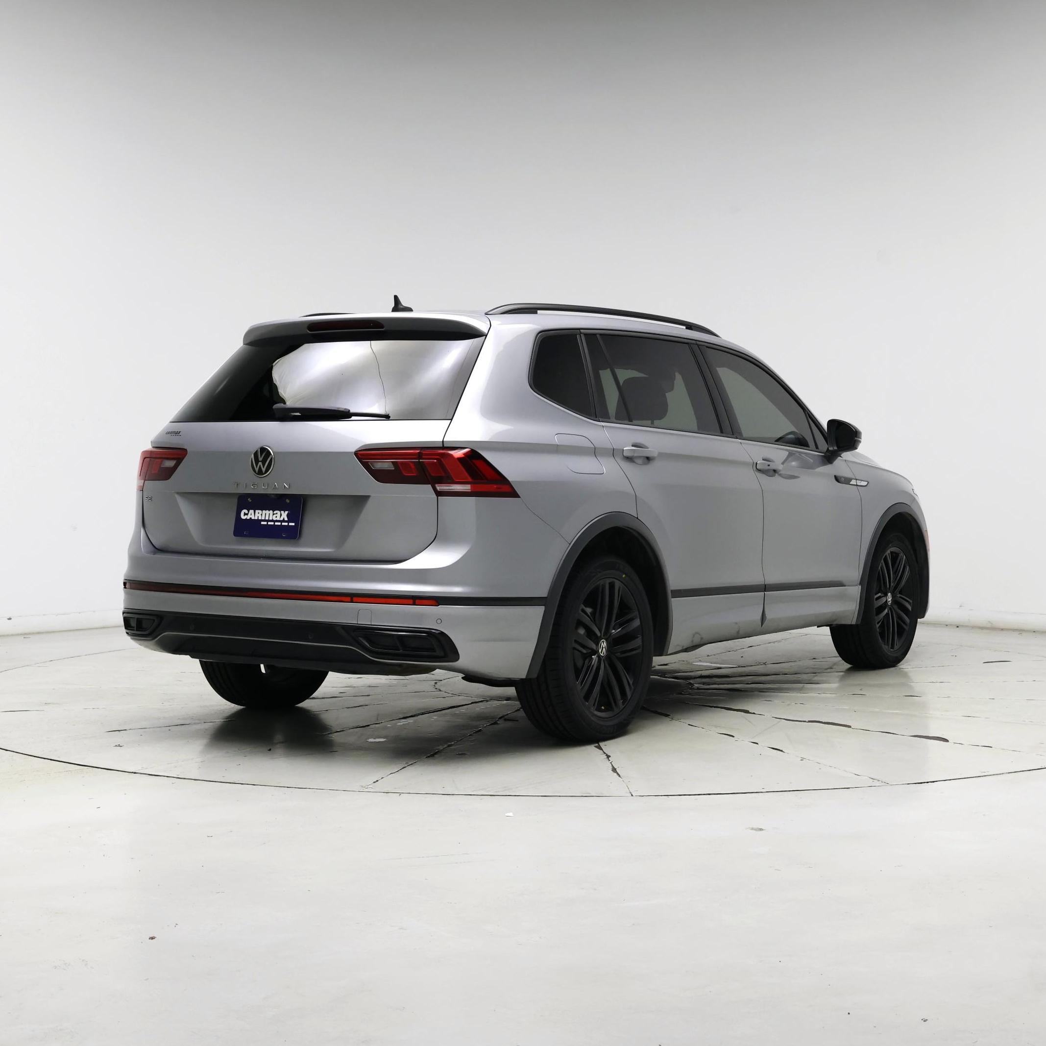 Thumbnail: 2022 Volkswagen Tiguan - 8