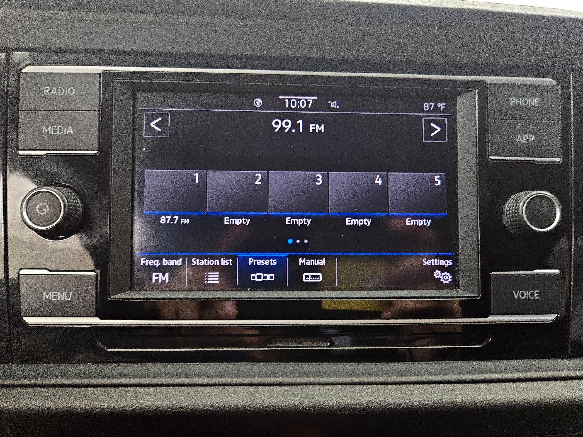 Thumbnail: 2021 Volkswagen Jetta - 15