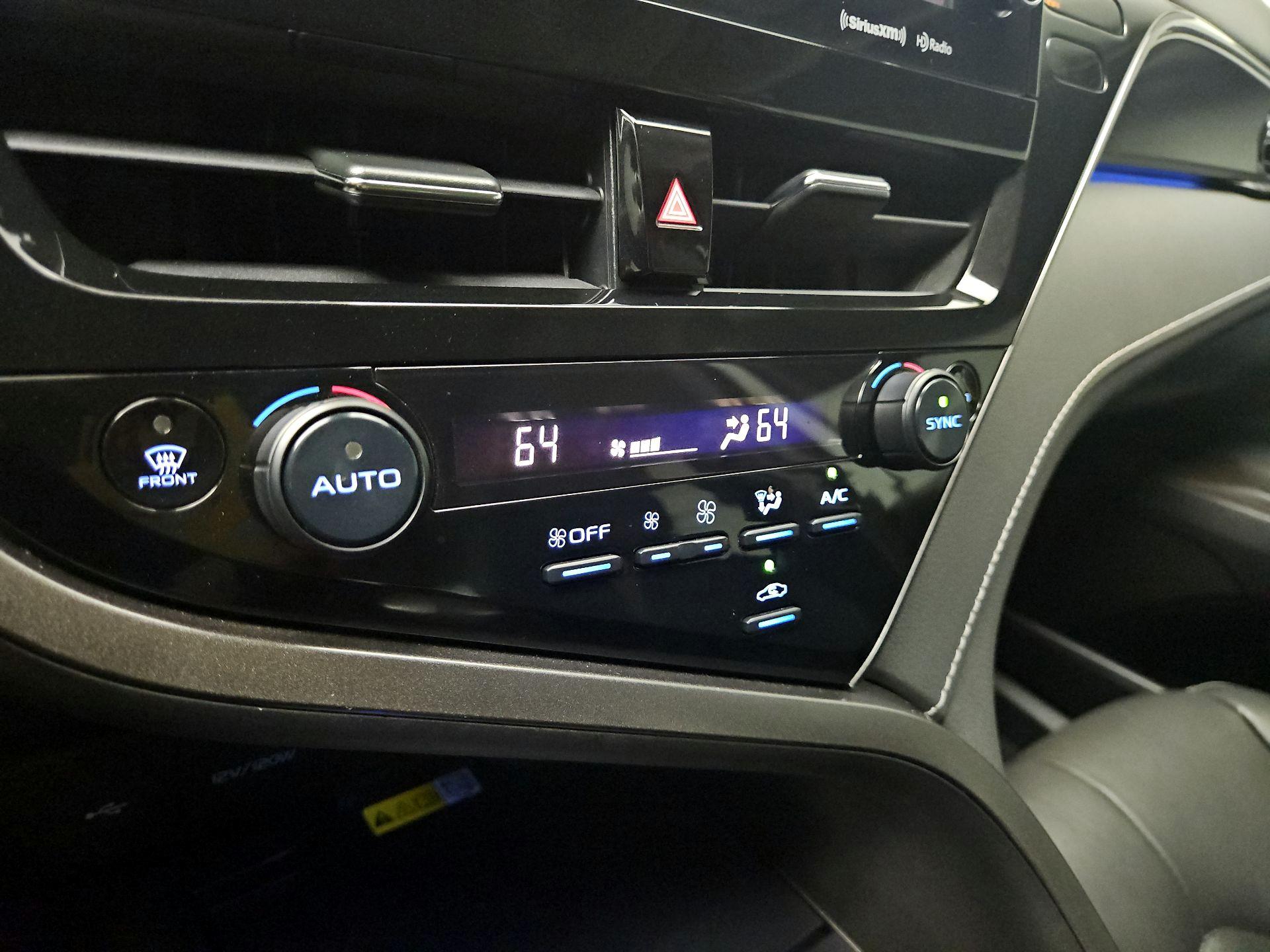 Thumbnail: 2022 Toyota Camry - 16