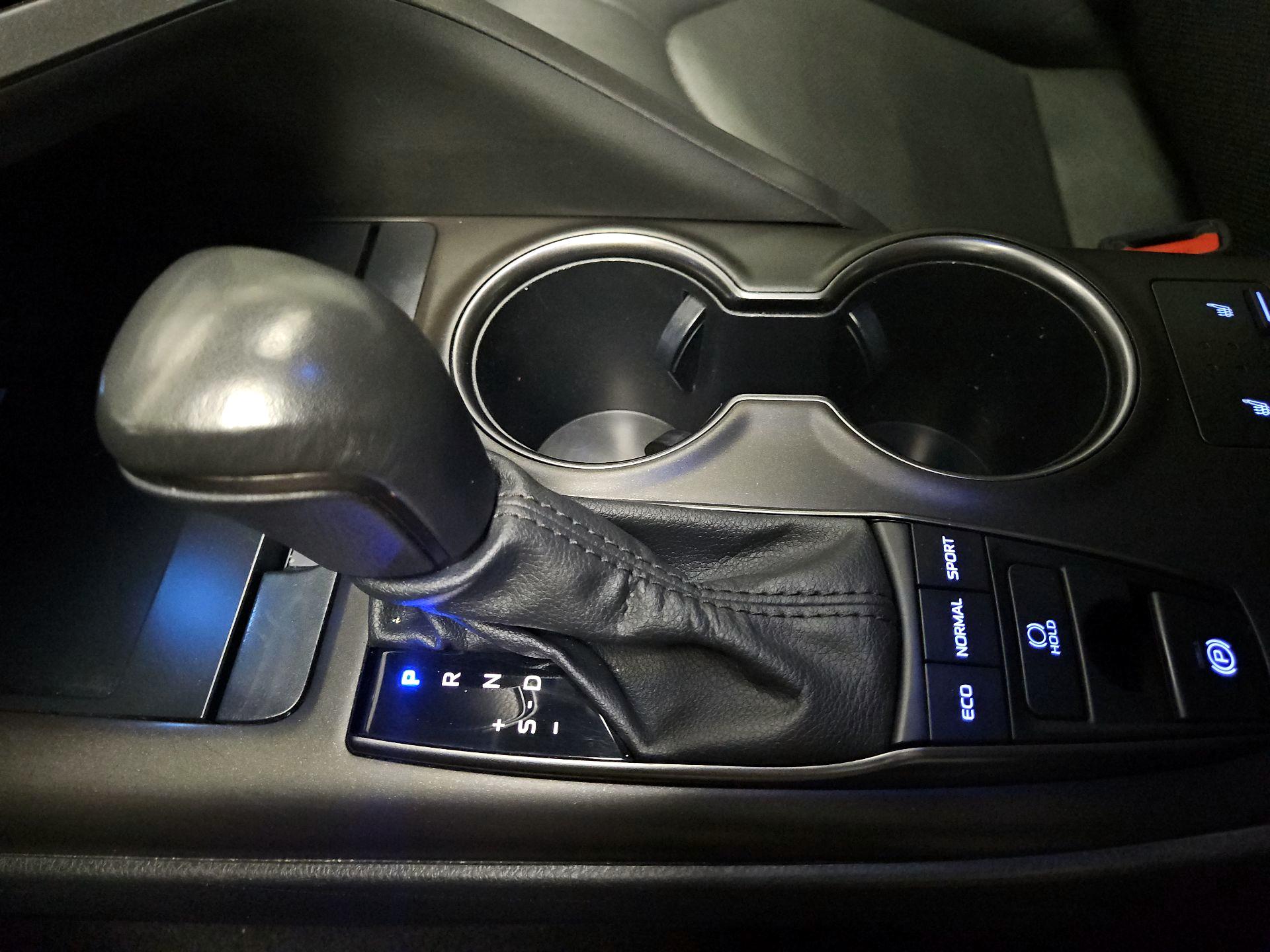 Thumbnail: 2022 Toyota Camry - 17