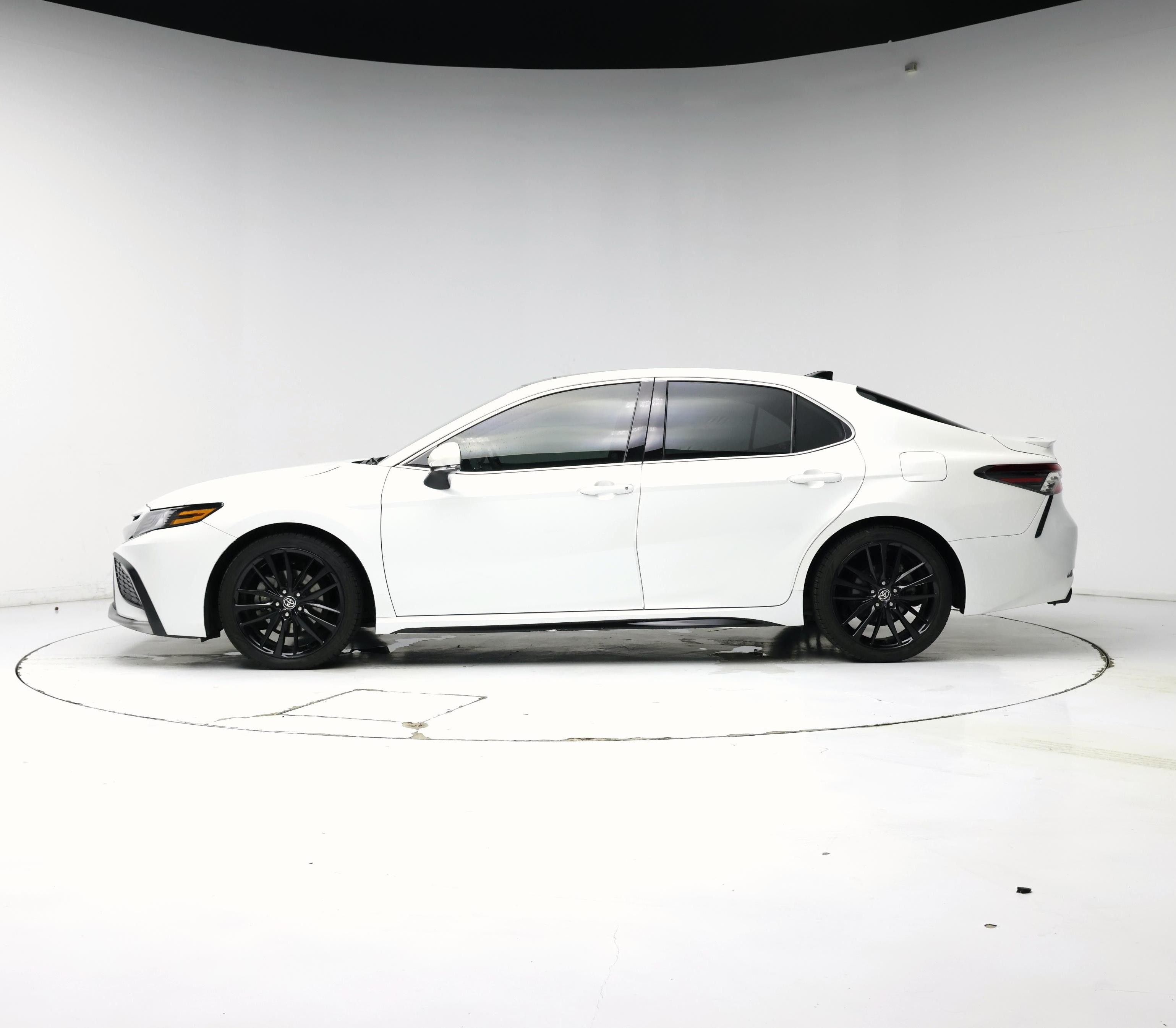 Thumbnail: 2022 Toyota Camry - 3