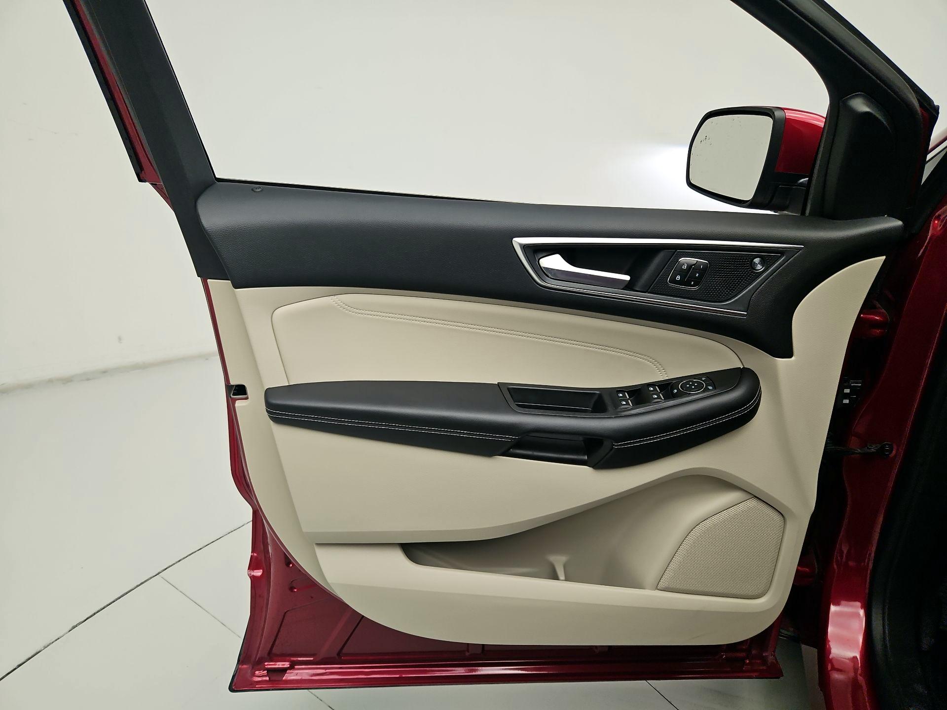 Thumbnail: 2023 Ford Edge - 12