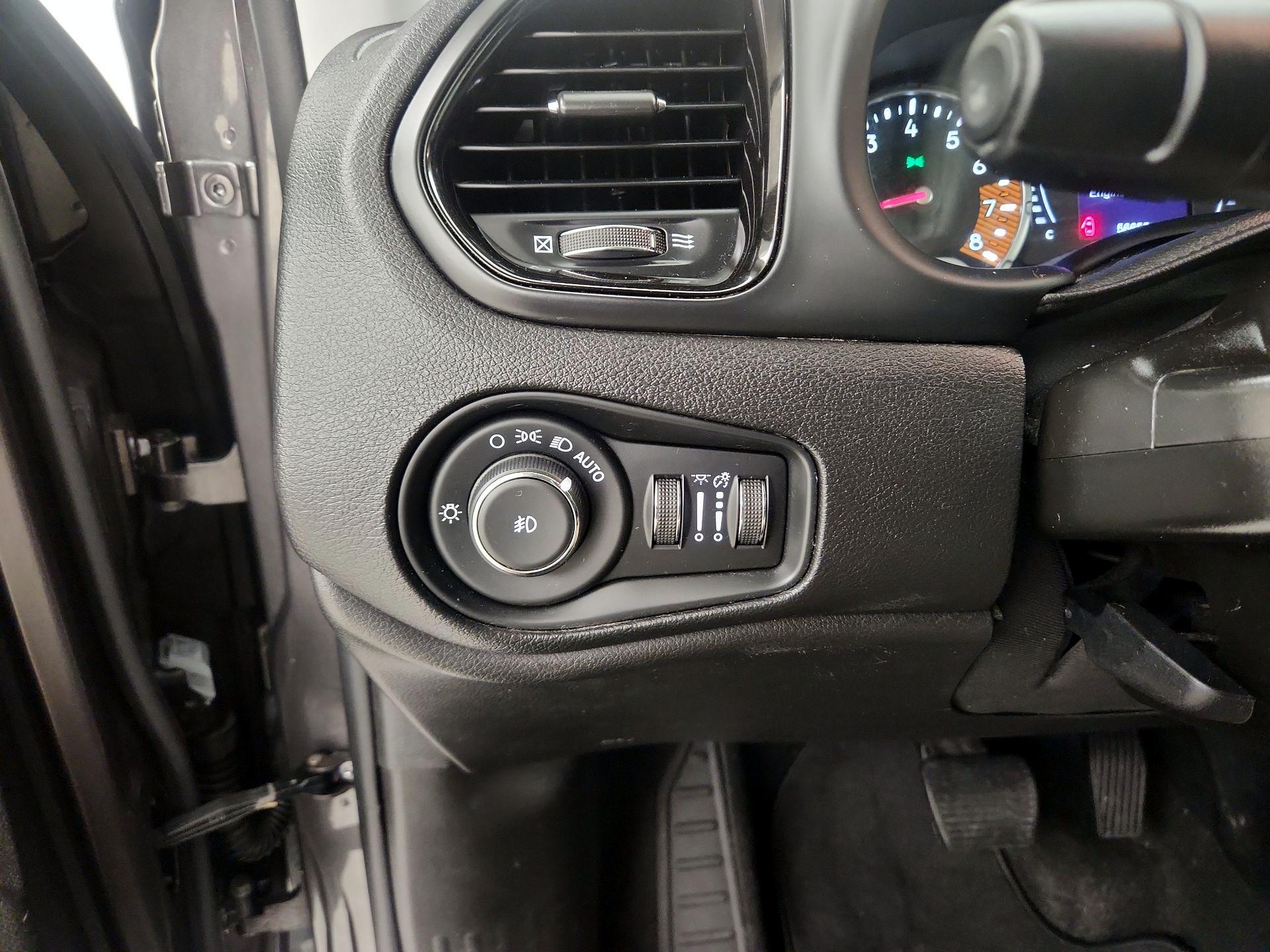 Thumbnail: 2020 Jeep Renegade - 13