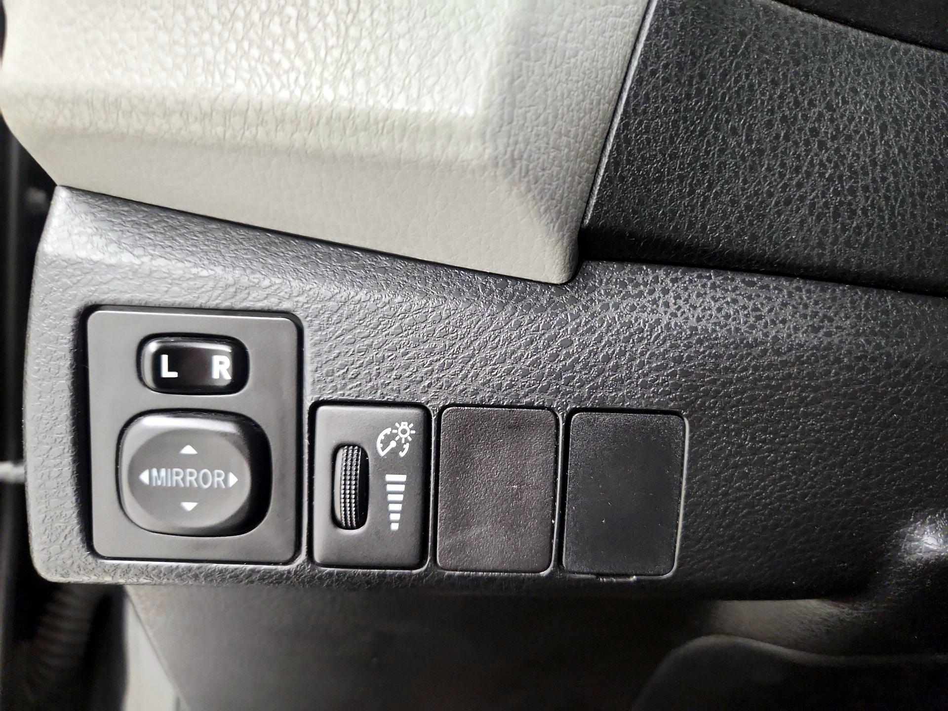 Thumbnail: 2015 Toyota Corolla - 13