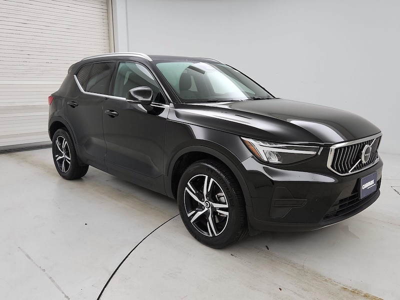 2025 Volvo XC40 B5 Core Bright Theme