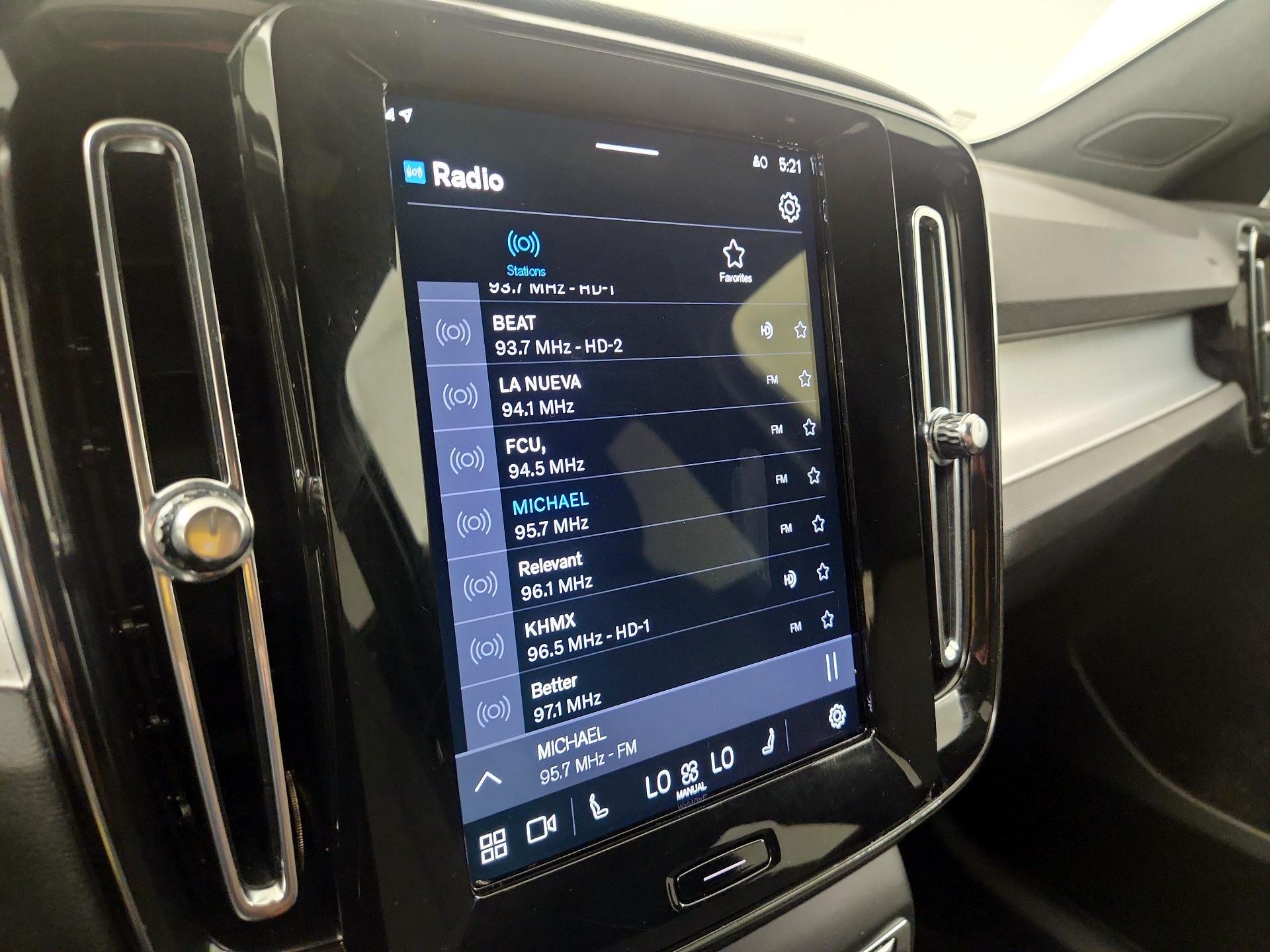 Thumbnail: 2025 Volvo XC40 - 13