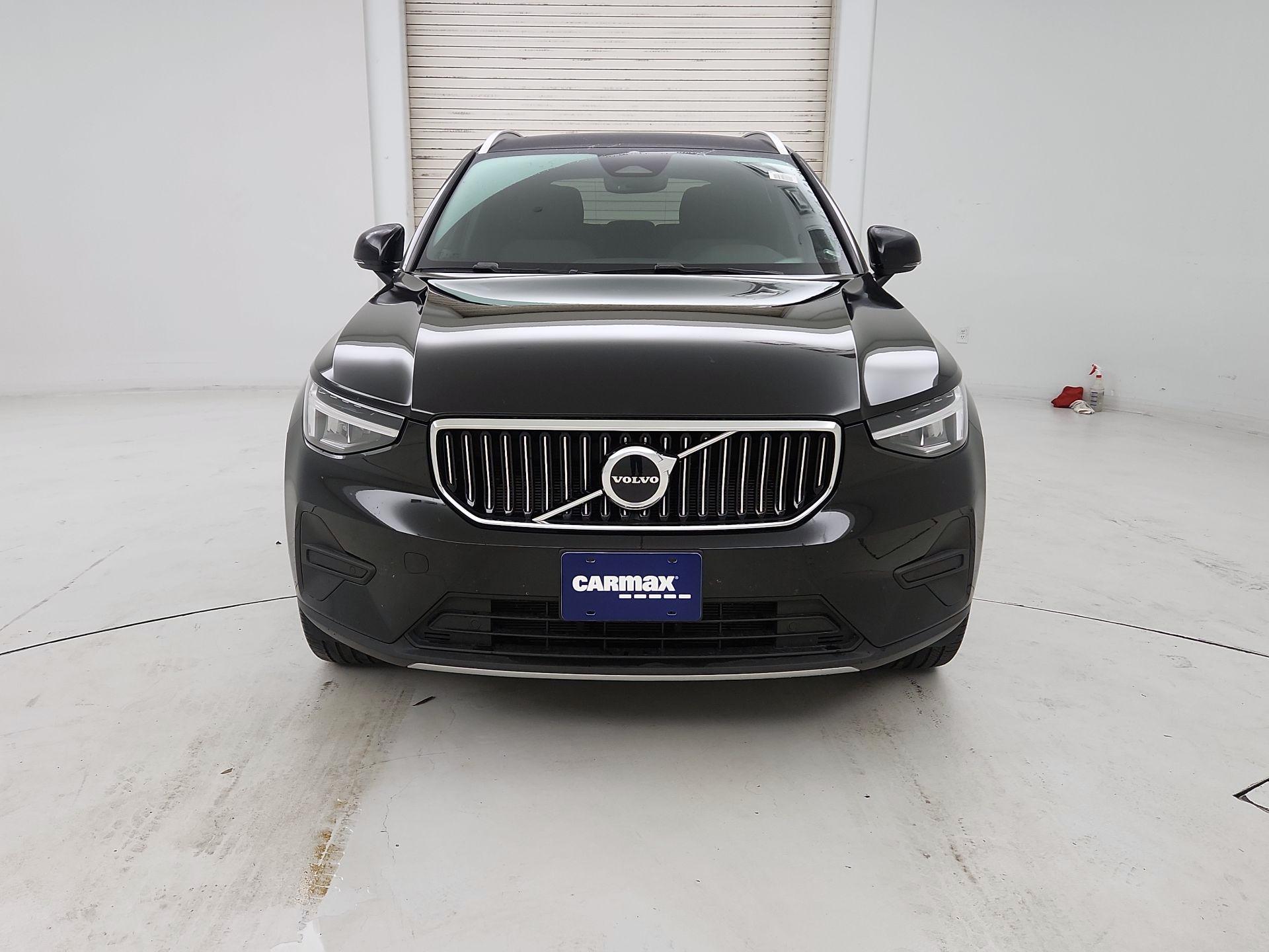 Thumbnail: 2025 Volvo XC40 - 2