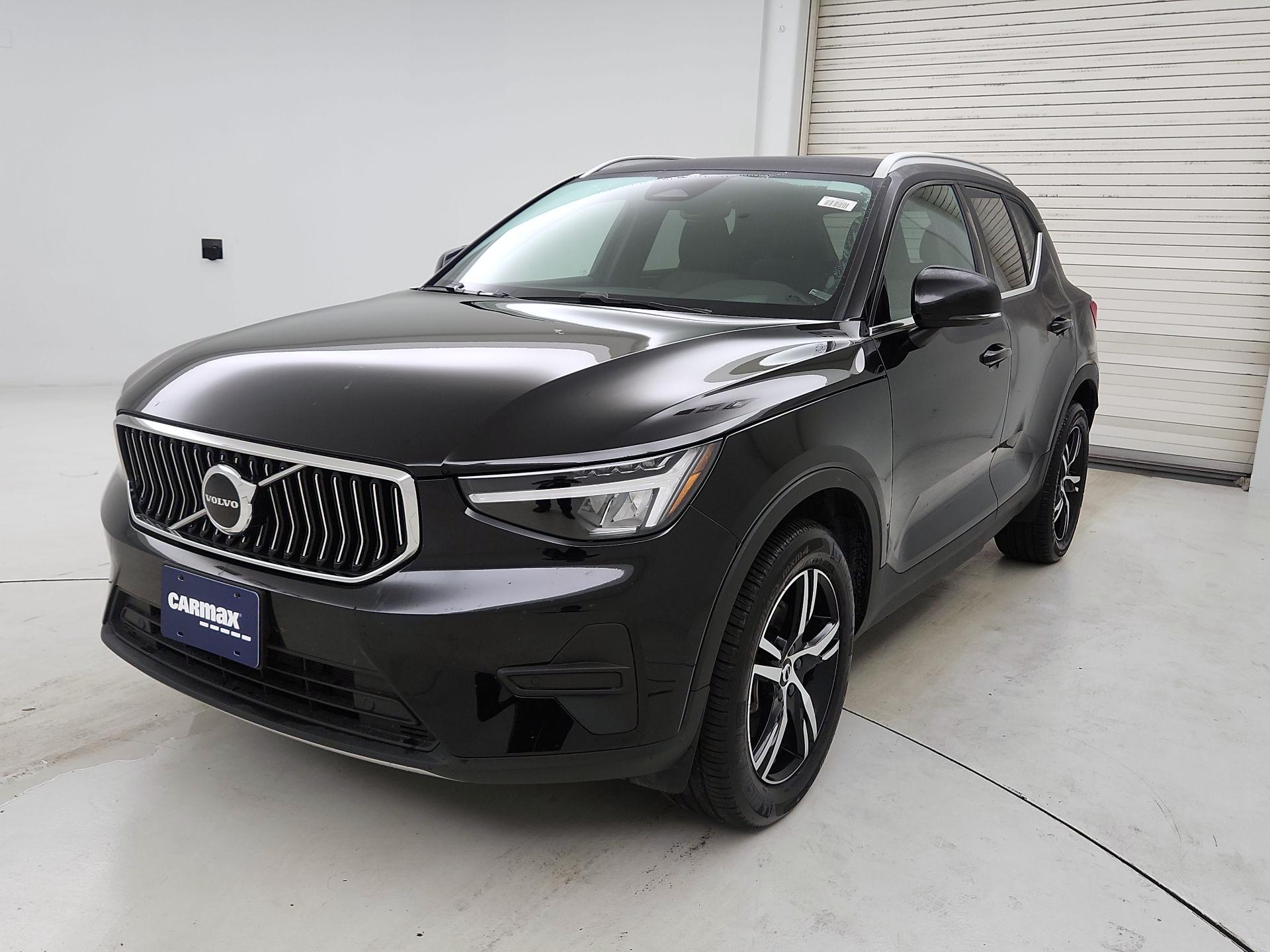 Thumbnail: 2025 Volvo XC40 - 3