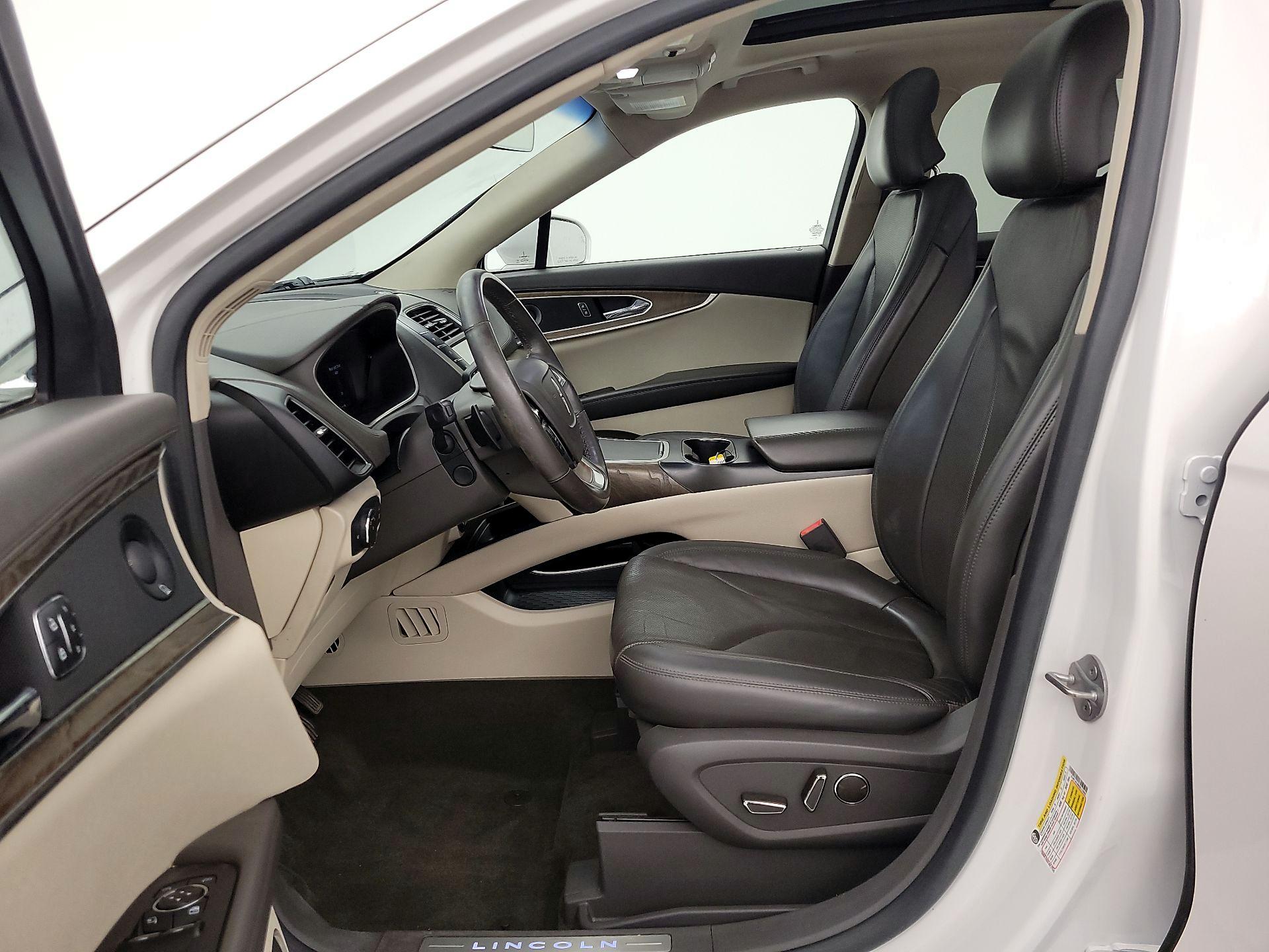 Thumbnail: 2019 Lincoln Nautilus - 11