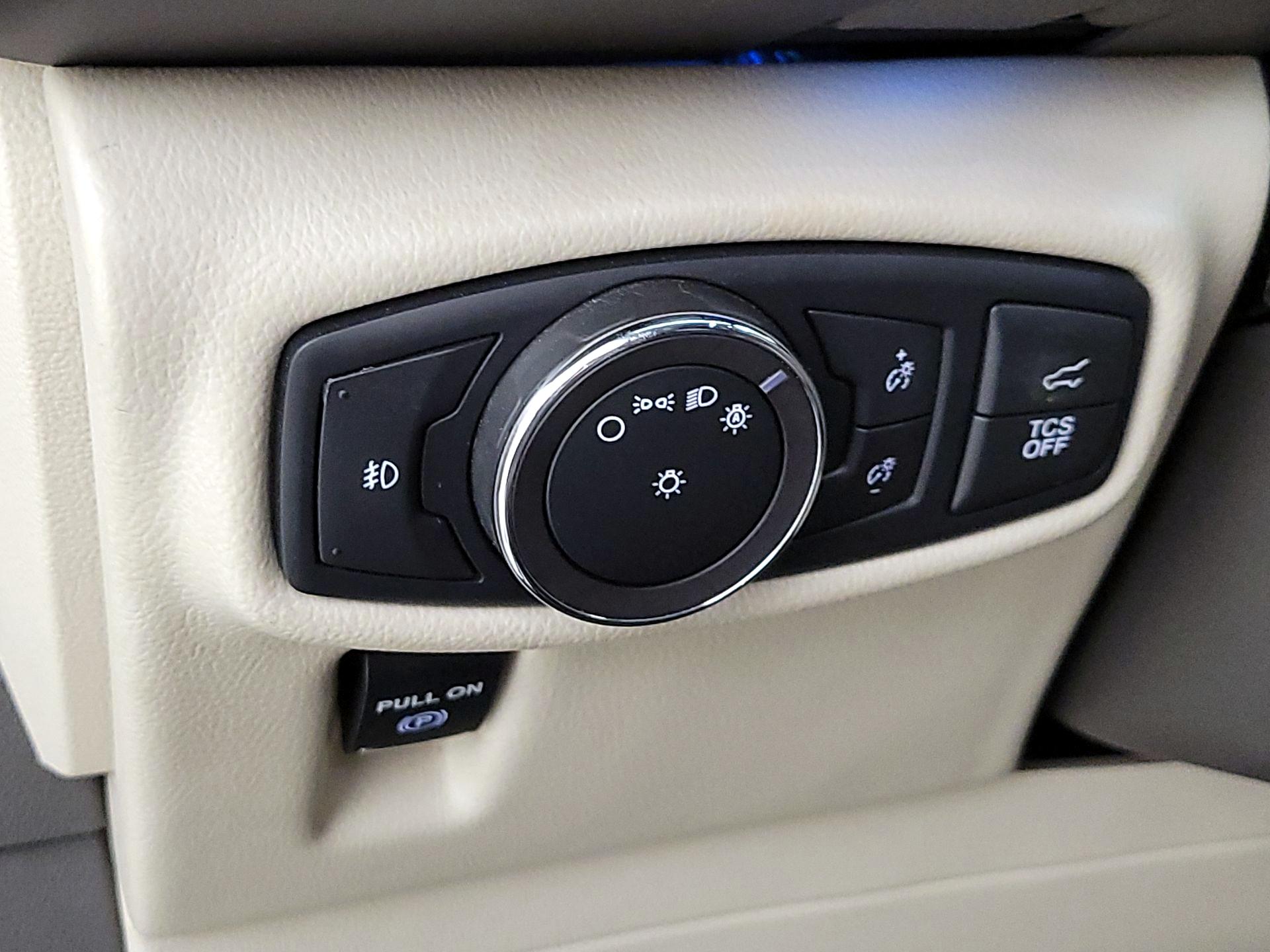 Thumbnail: 2019 Lincoln Nautilus - 13