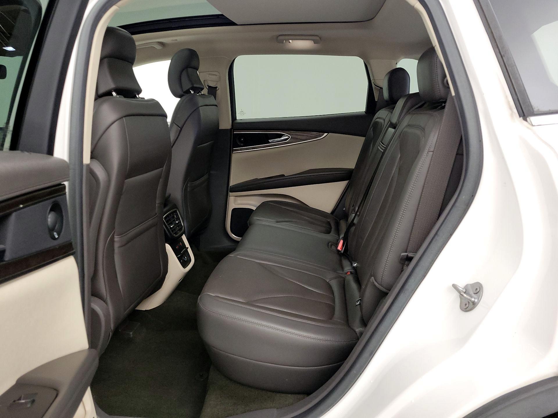 Thumbnail: 2019 Lincoln Nautilus - 20
