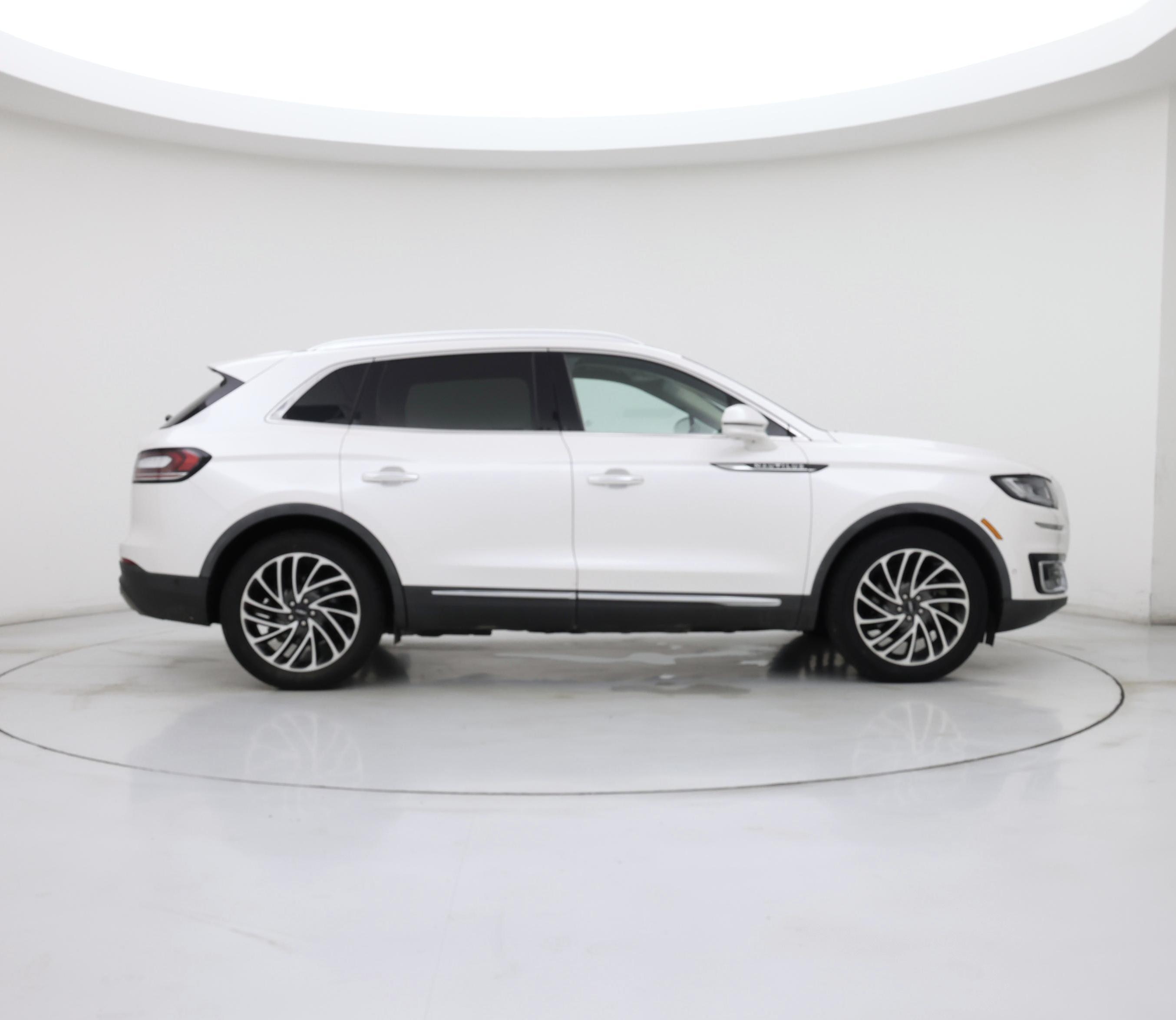 Thumbnail: 2019 Lincoln Nautilus - 7