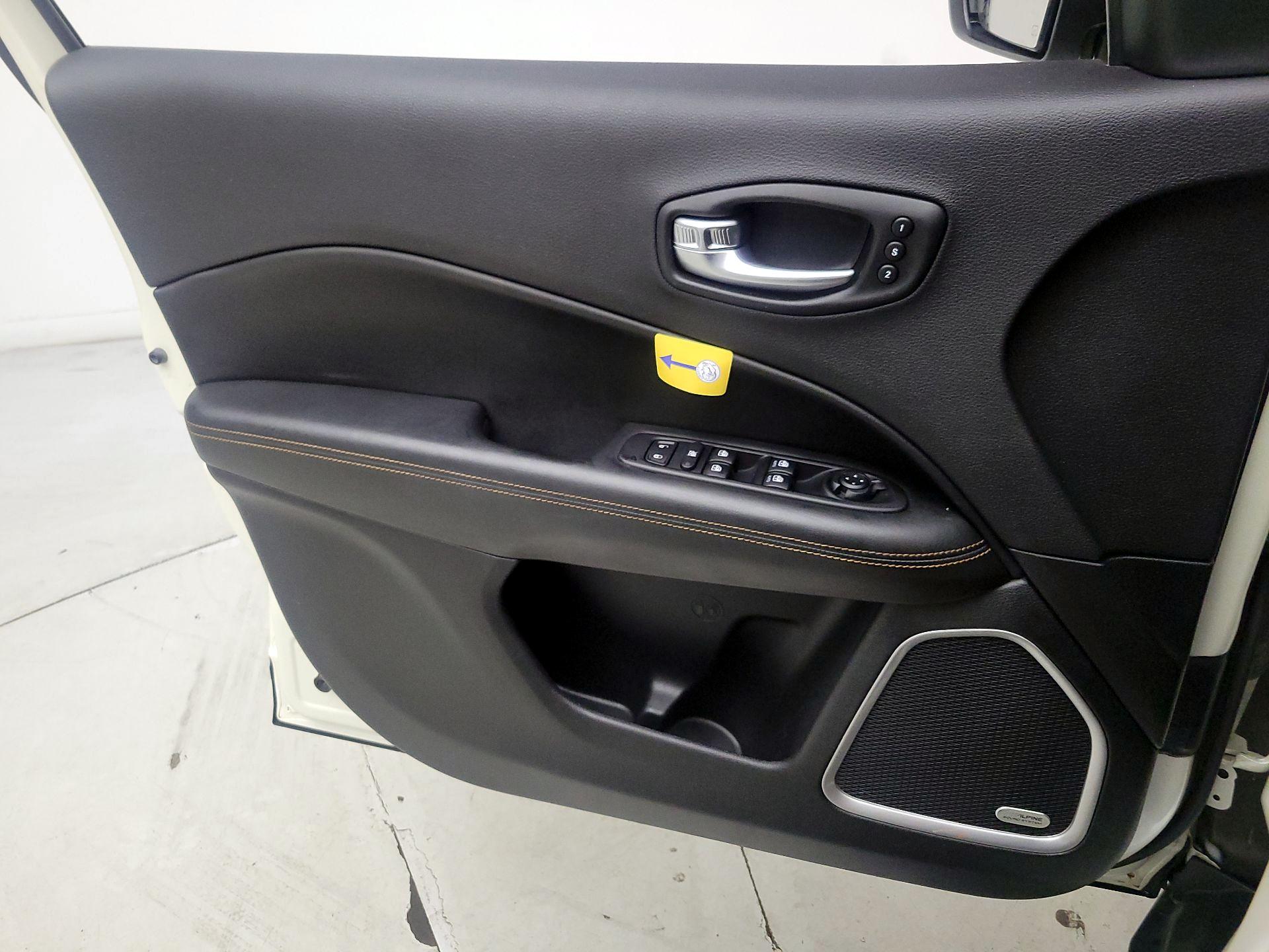 Thumbnail: 2021 Jeep Compass - 12
