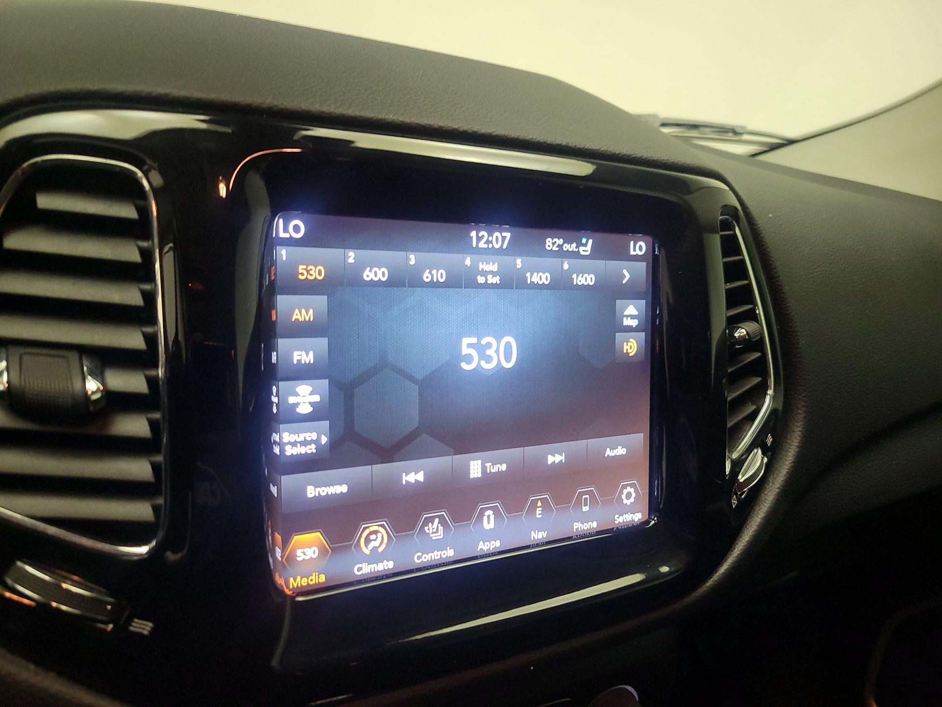 Thumbnail: 2021 Jeep Compass - 16