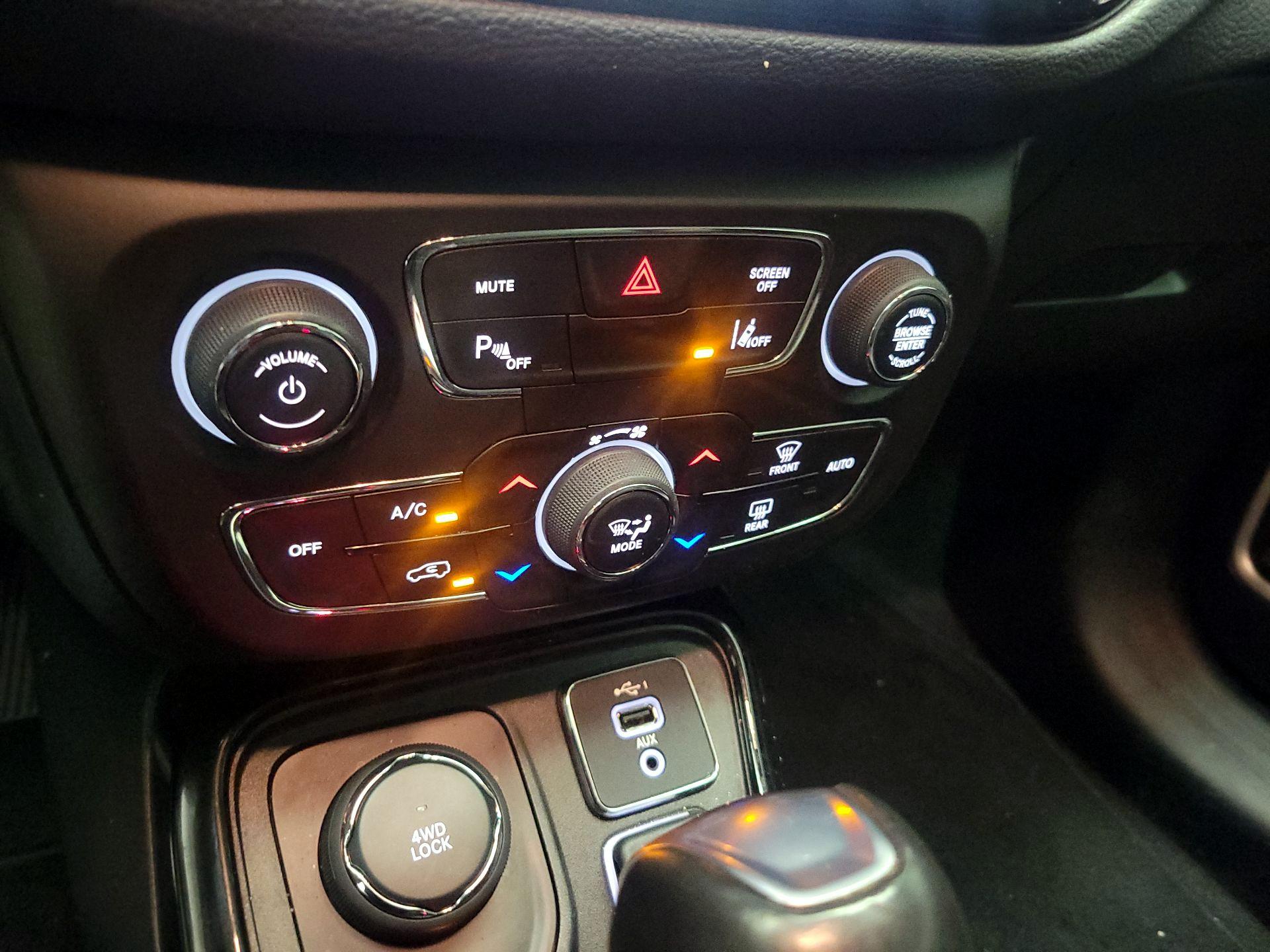 Thumbnail: 2021 Jeep Compass - 17