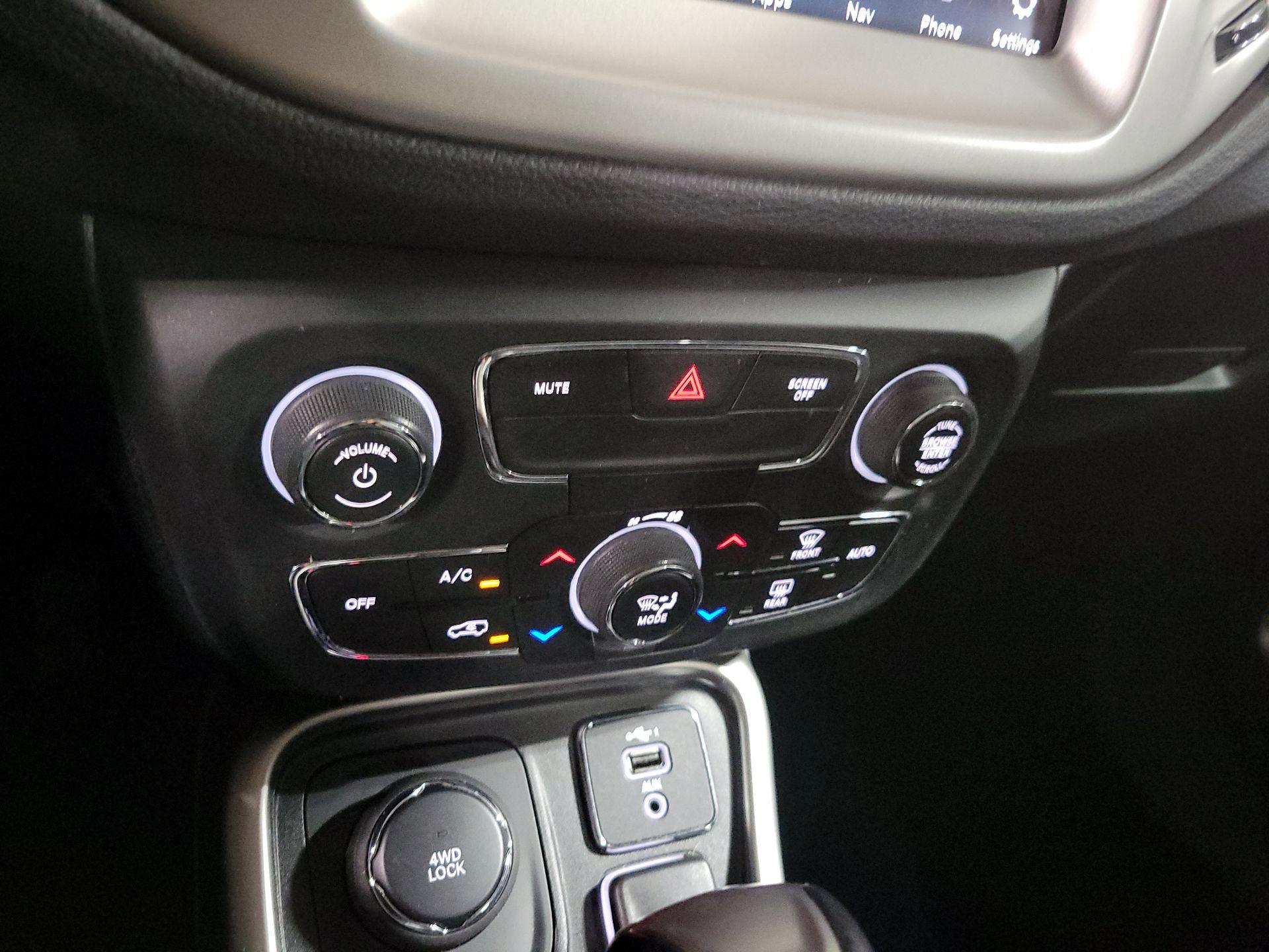 Thumbnail: 2021 Jeep Compass - 17