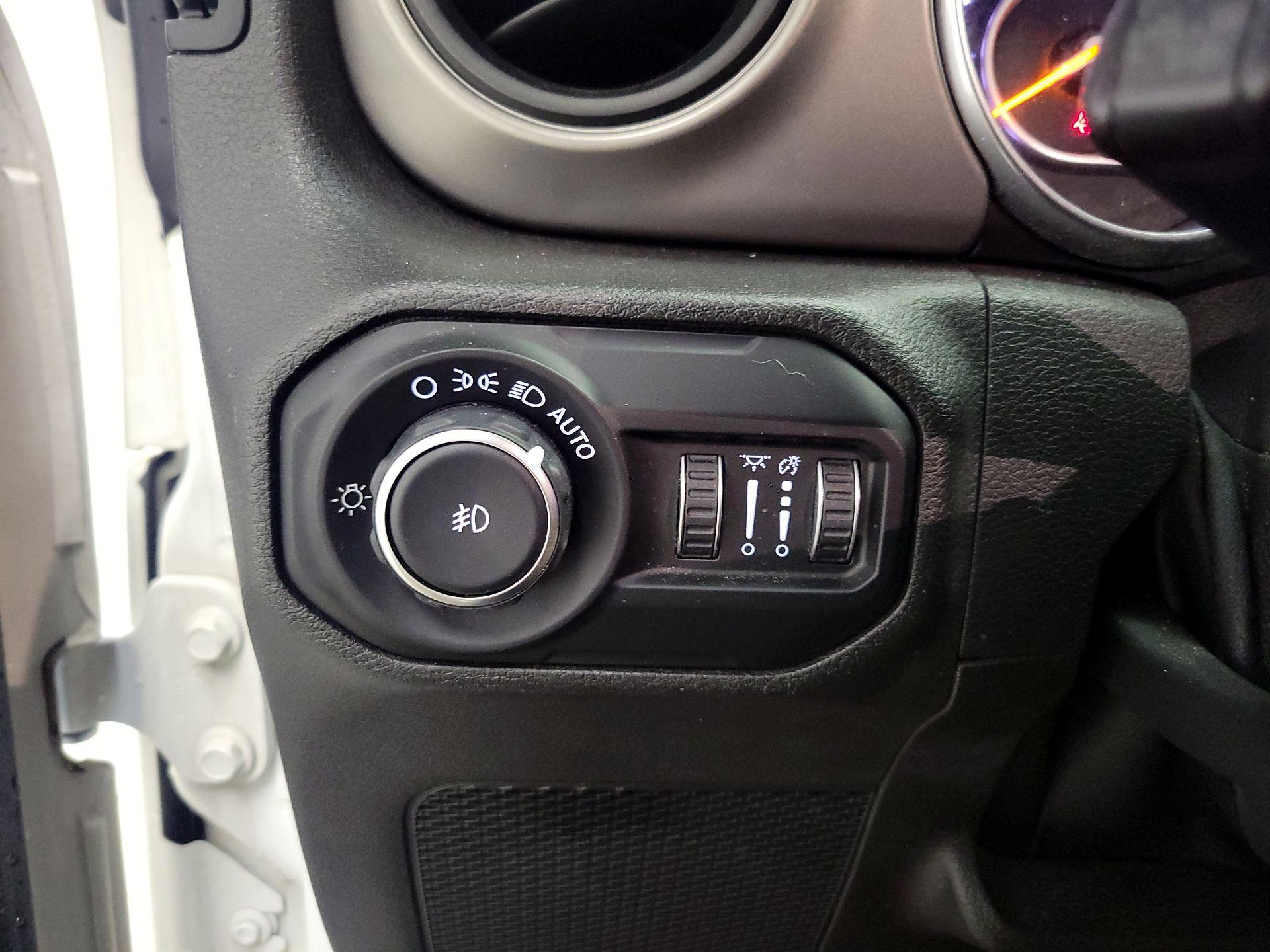 Thumbnail: 2019 Jeep Wrangler - 13