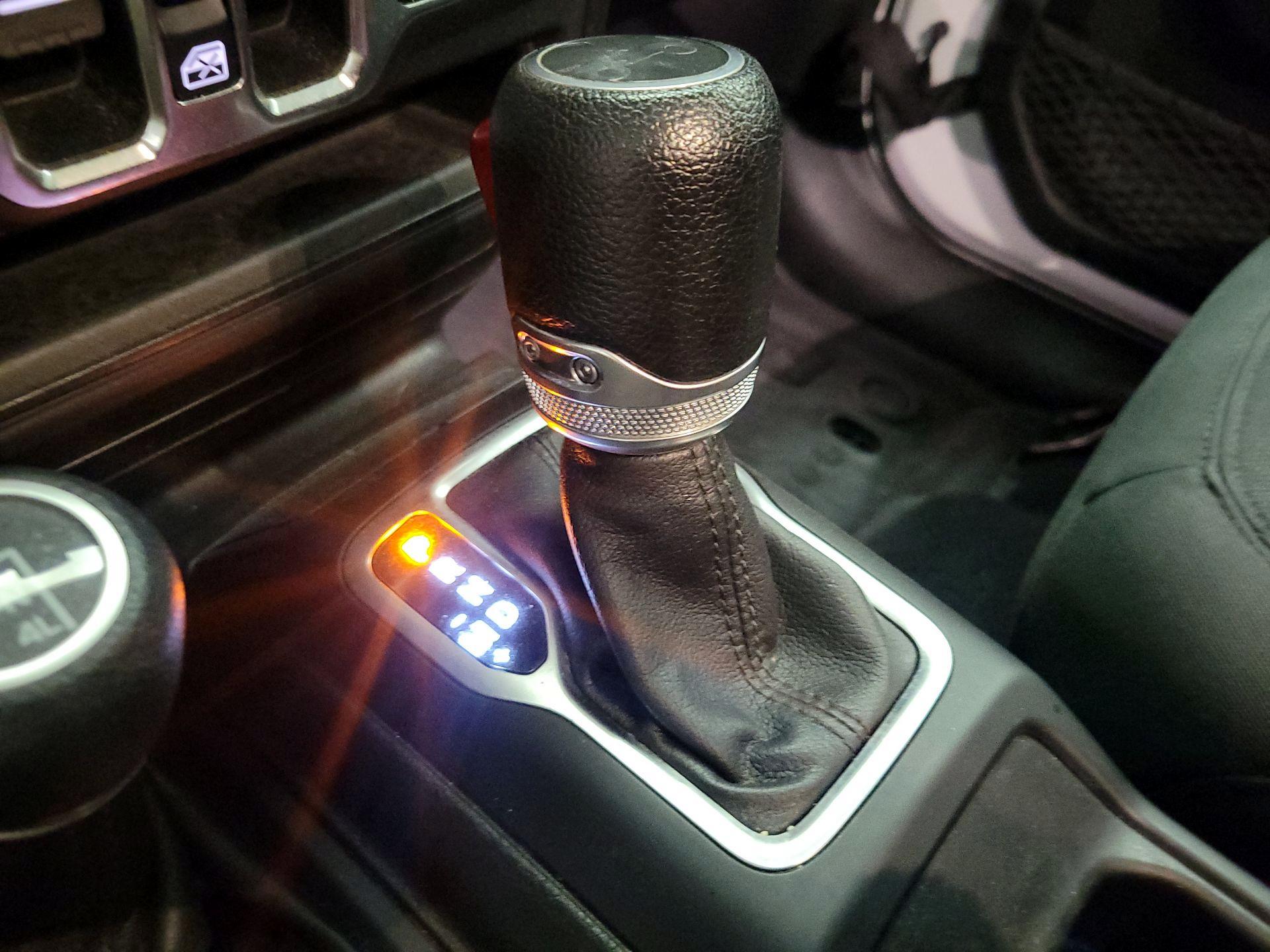 Thumbnail: 2019 Jeep Wrangler - 18