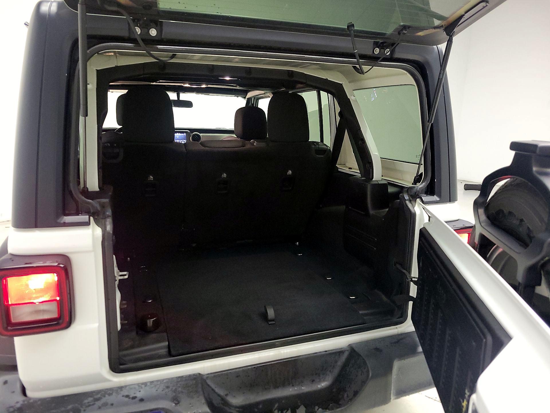 Thumbnail: 2019 Jeep Wrangler - 20